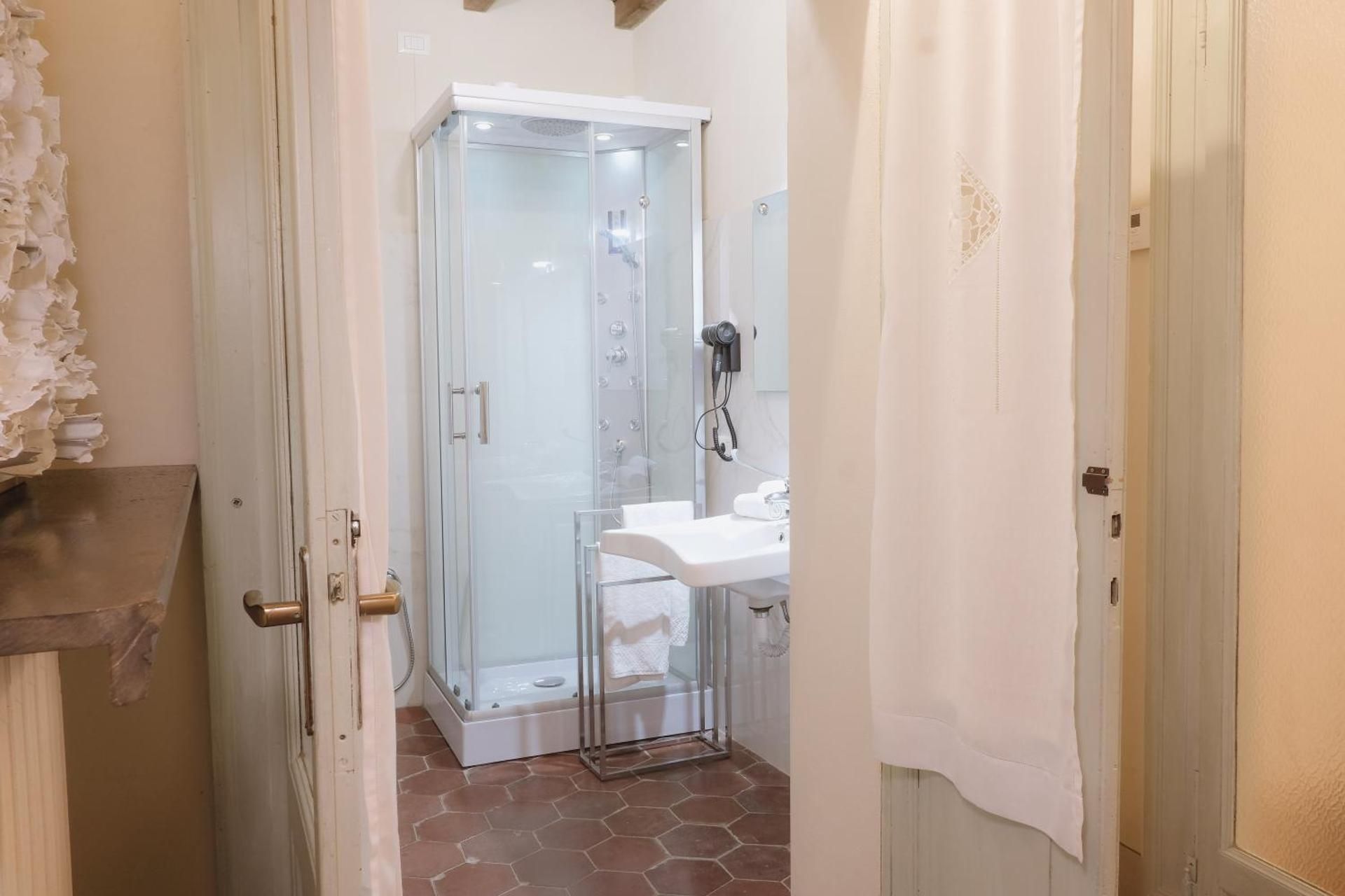 Foresteria Palazzo Guazzoni Zaccaria Double Room 2