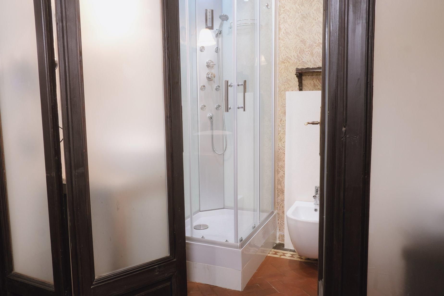 Deluxe - 2 Beds with Patio View