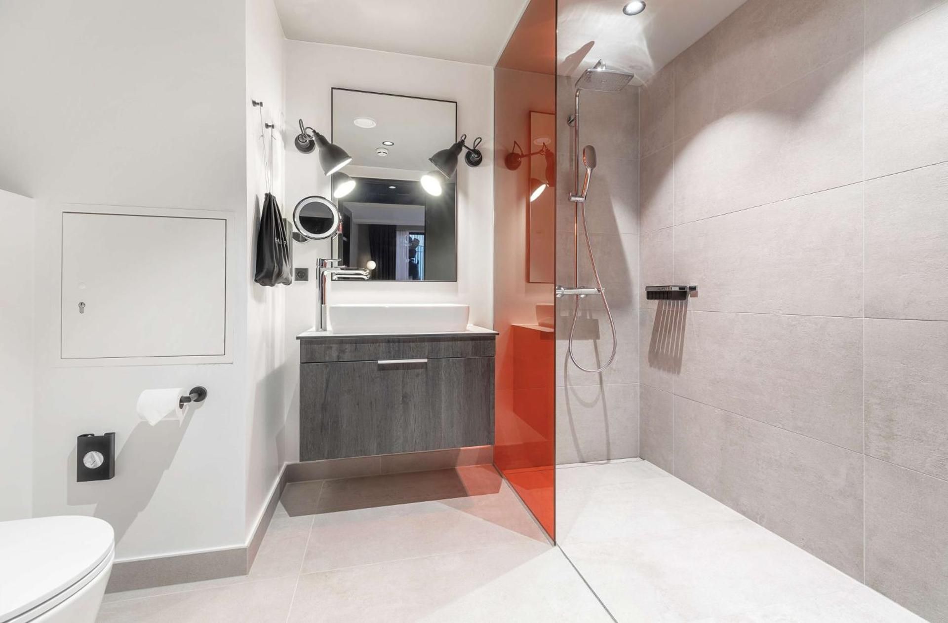 Radisson RED Aarhus Standard Room 3