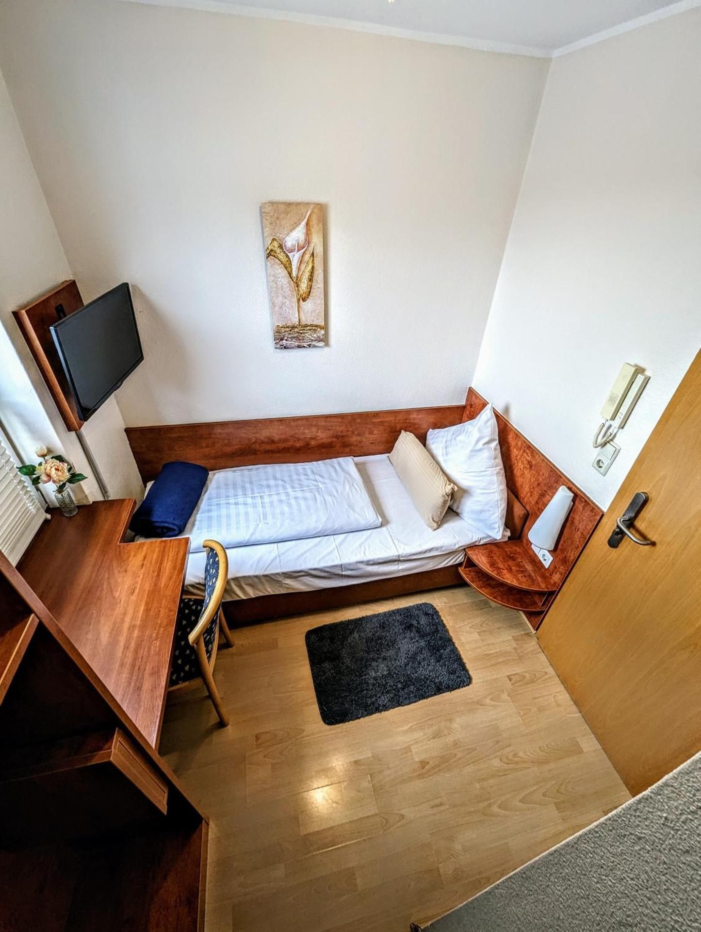 Small Single Room