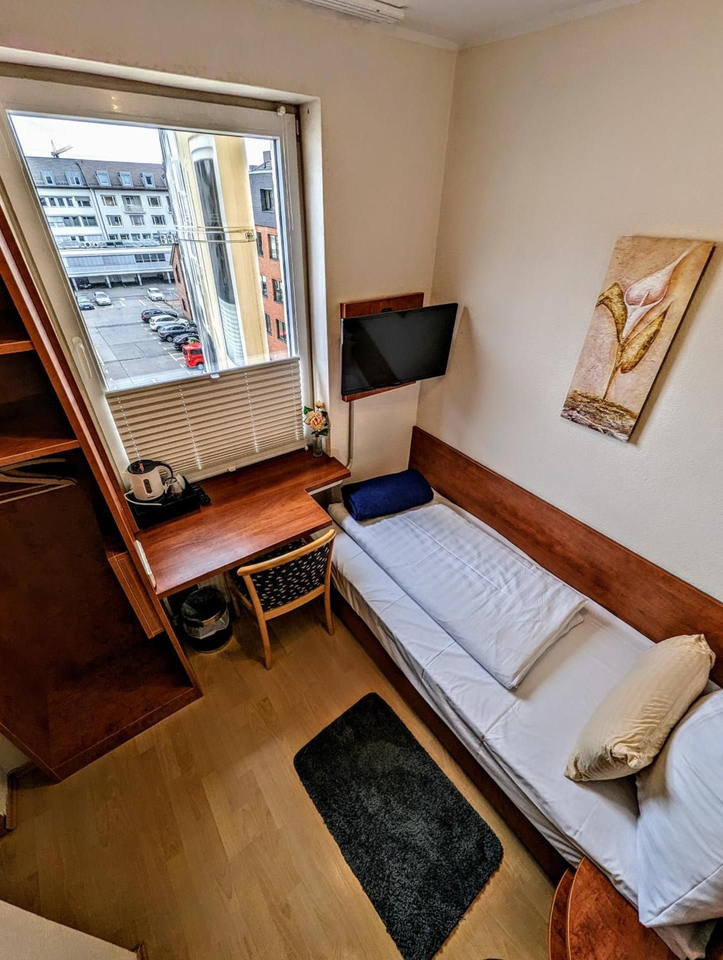 Small Single Room