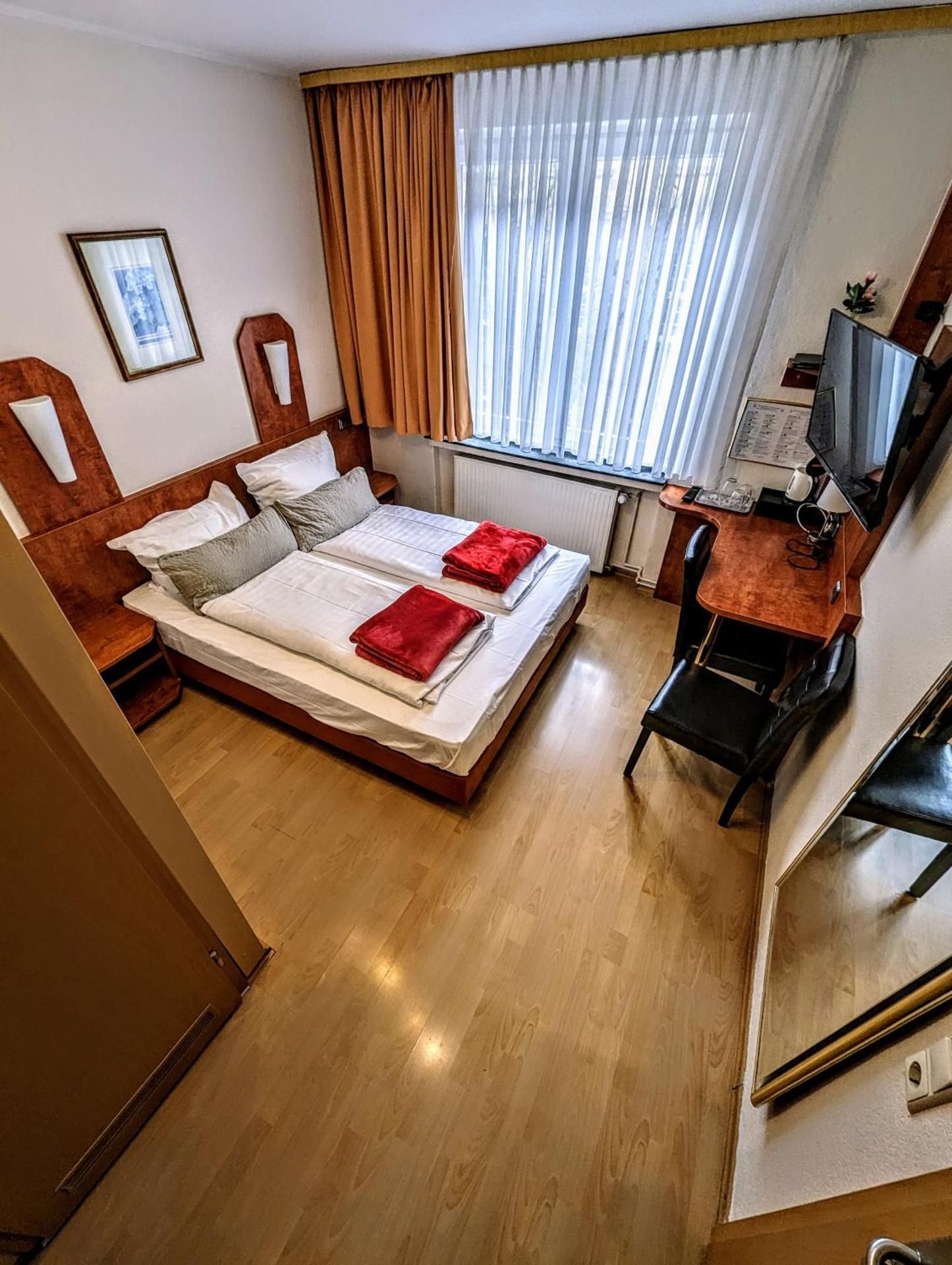 Queen Room