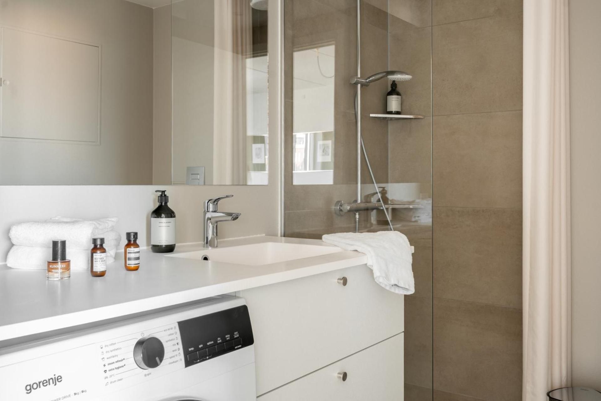 Clover House by Daniel&Jacob's One-Bedroom Apartment