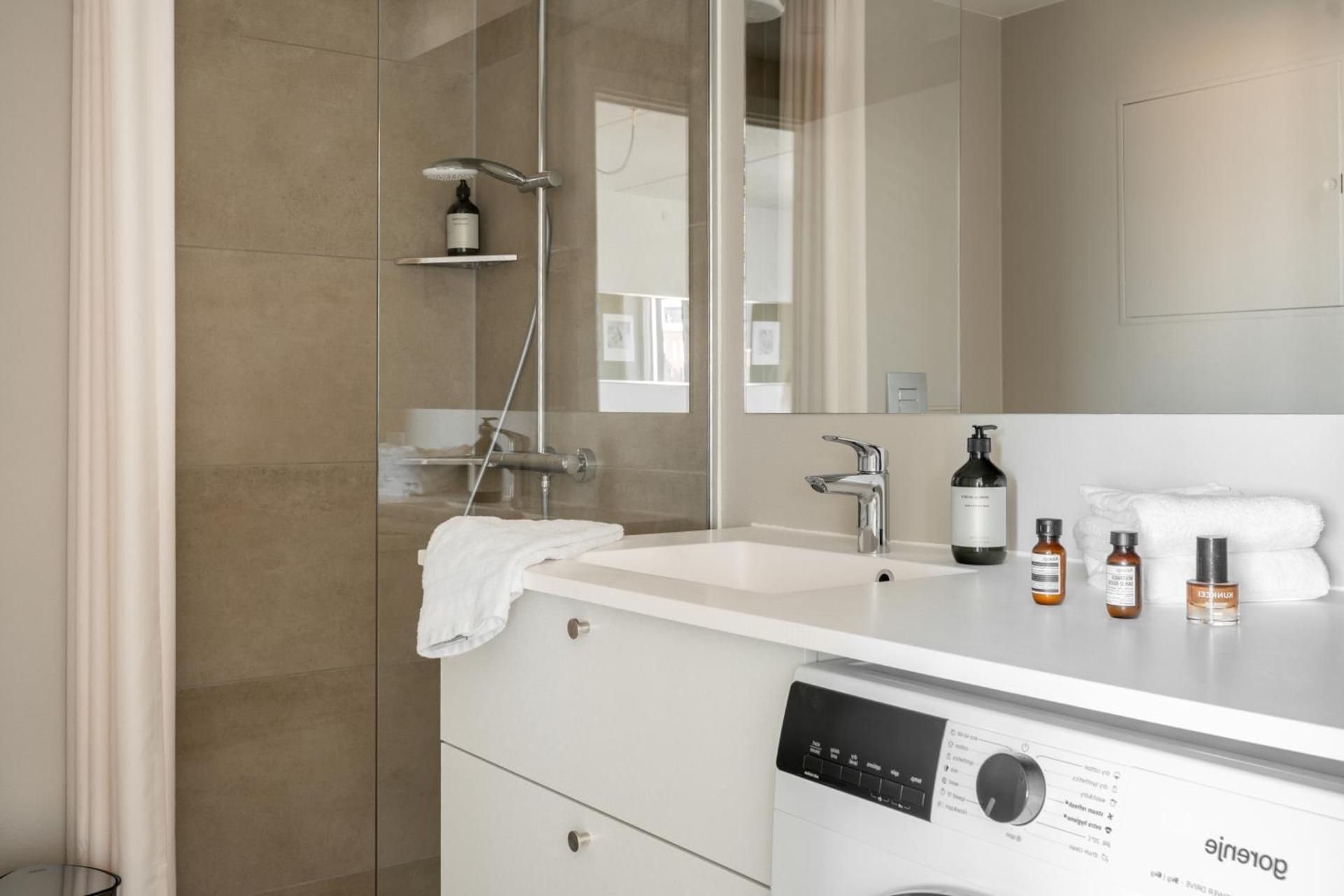 Clover House by Daniel&Jacob's Two-Bedroom Apartment 2