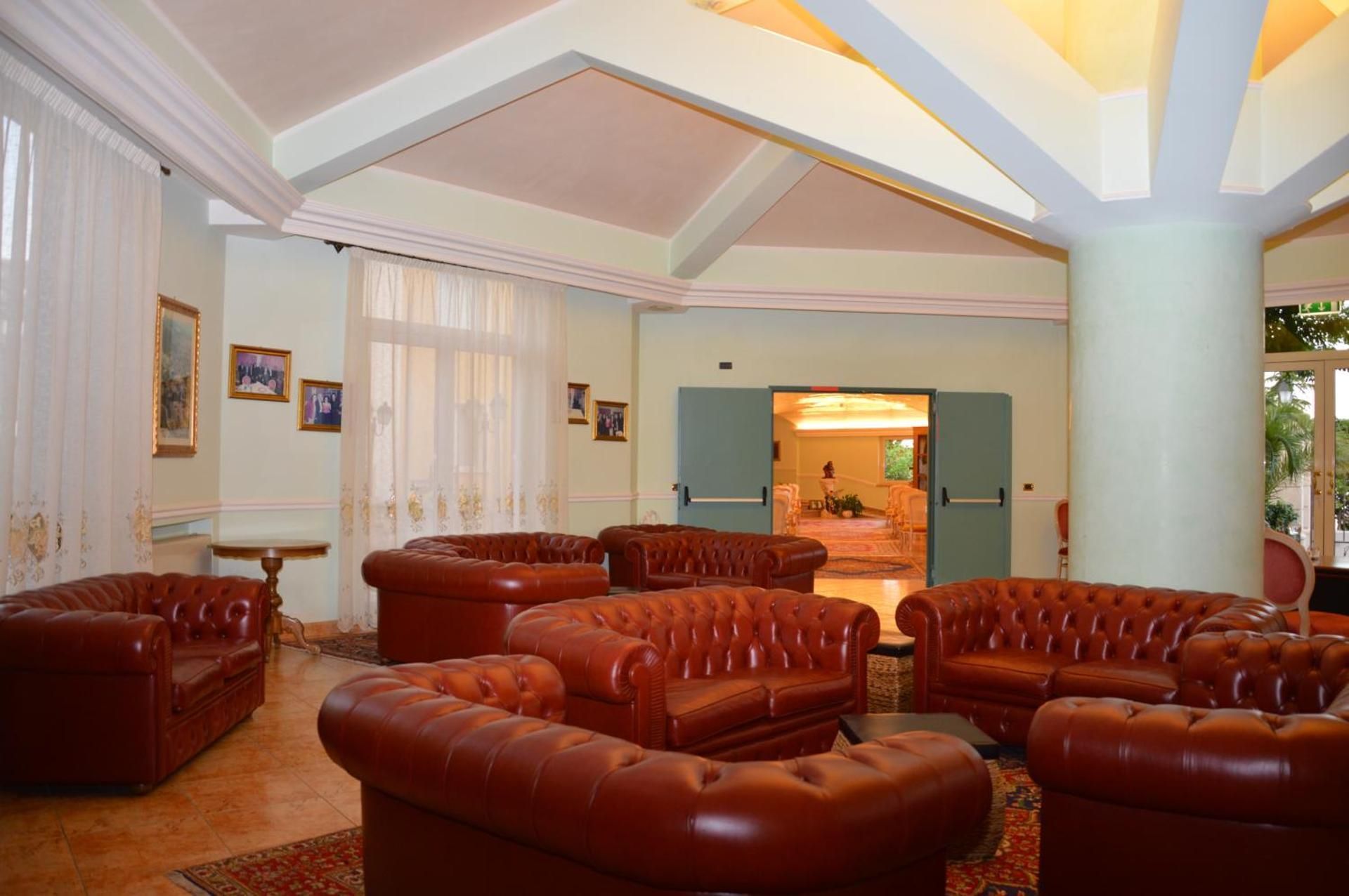 shared lounge/tv area