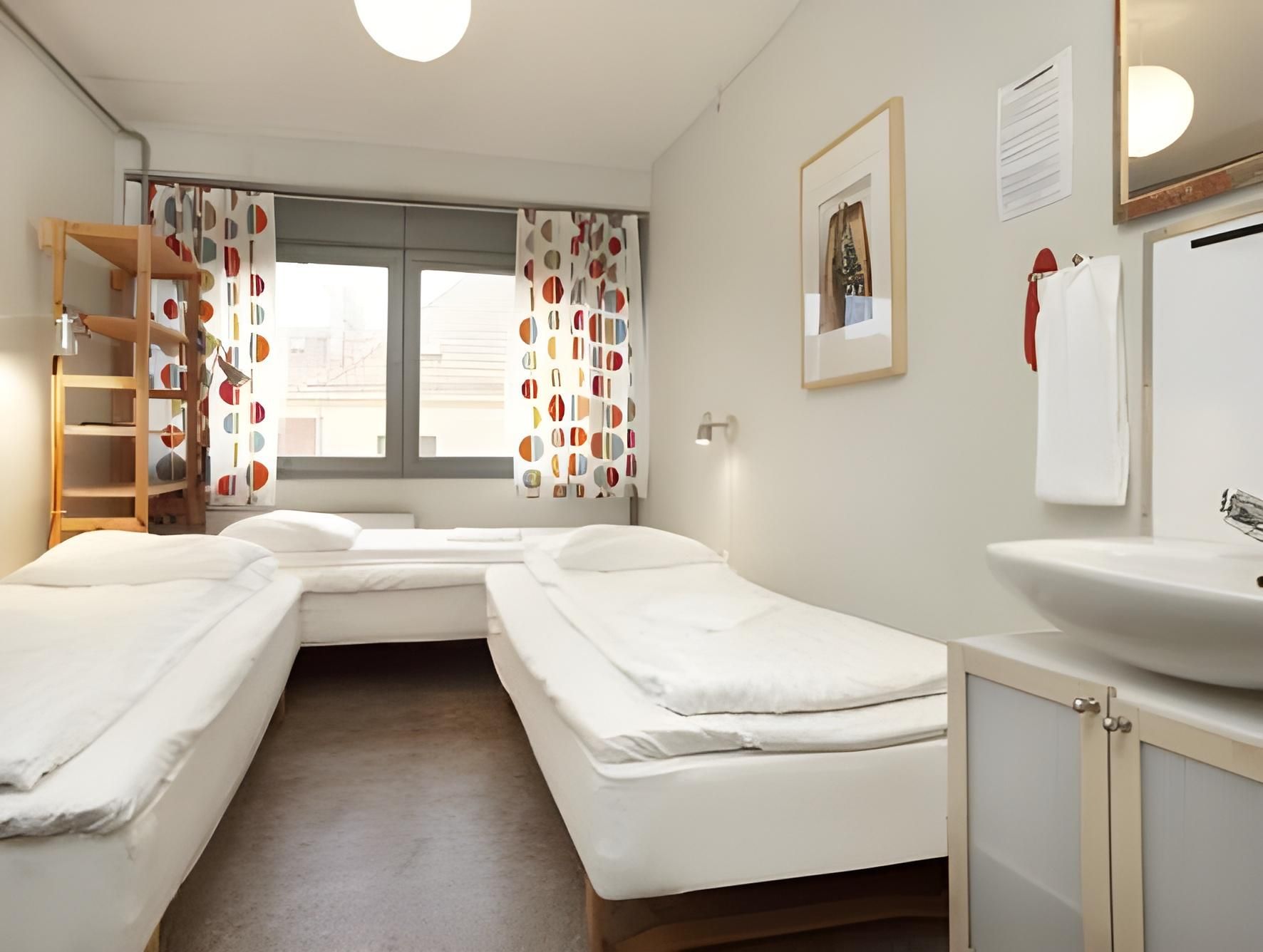 Hotel Copenhagen Triple Room with Shared Bathroom 2