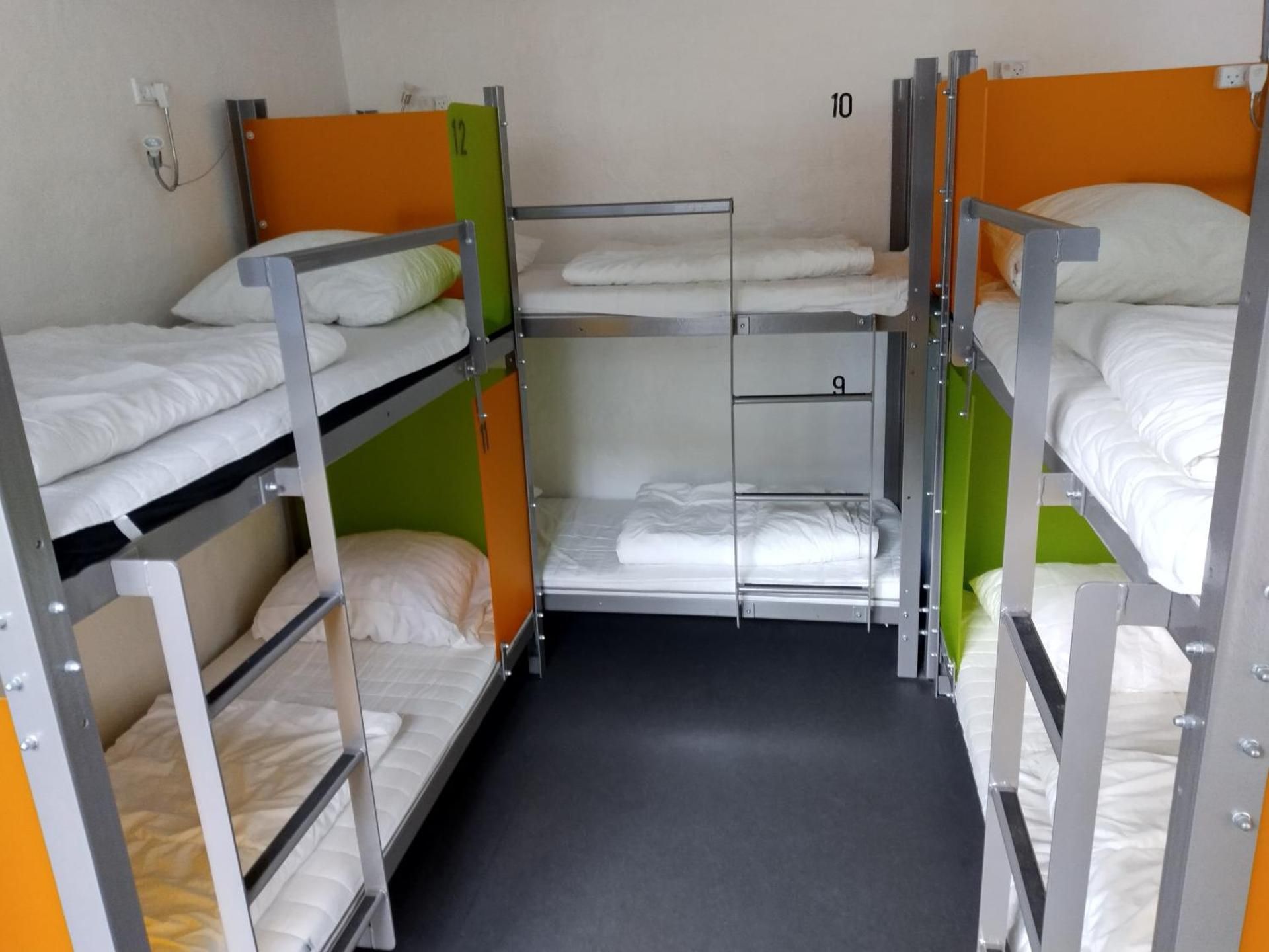 Sleep in Heaven Bed in 12-Bed Mixed Dormitory Room