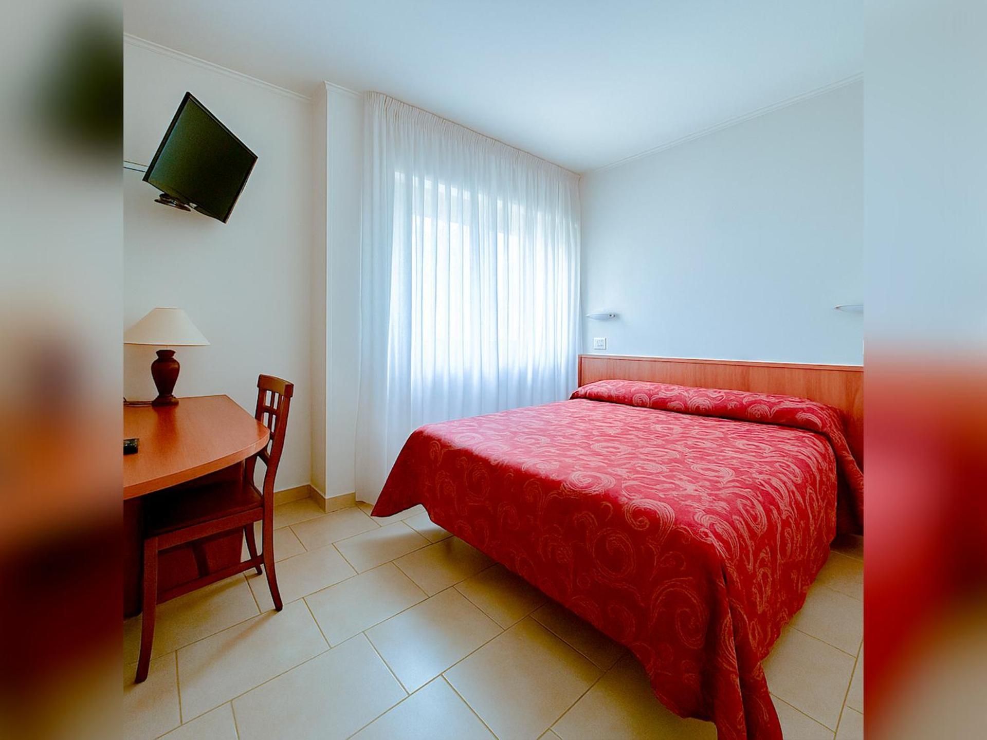 Hotel e Appartamenti La Solaria con parcheggio gratuito a soli 450 MT dalla nuova Basilica di Padre Economy Double Room 2