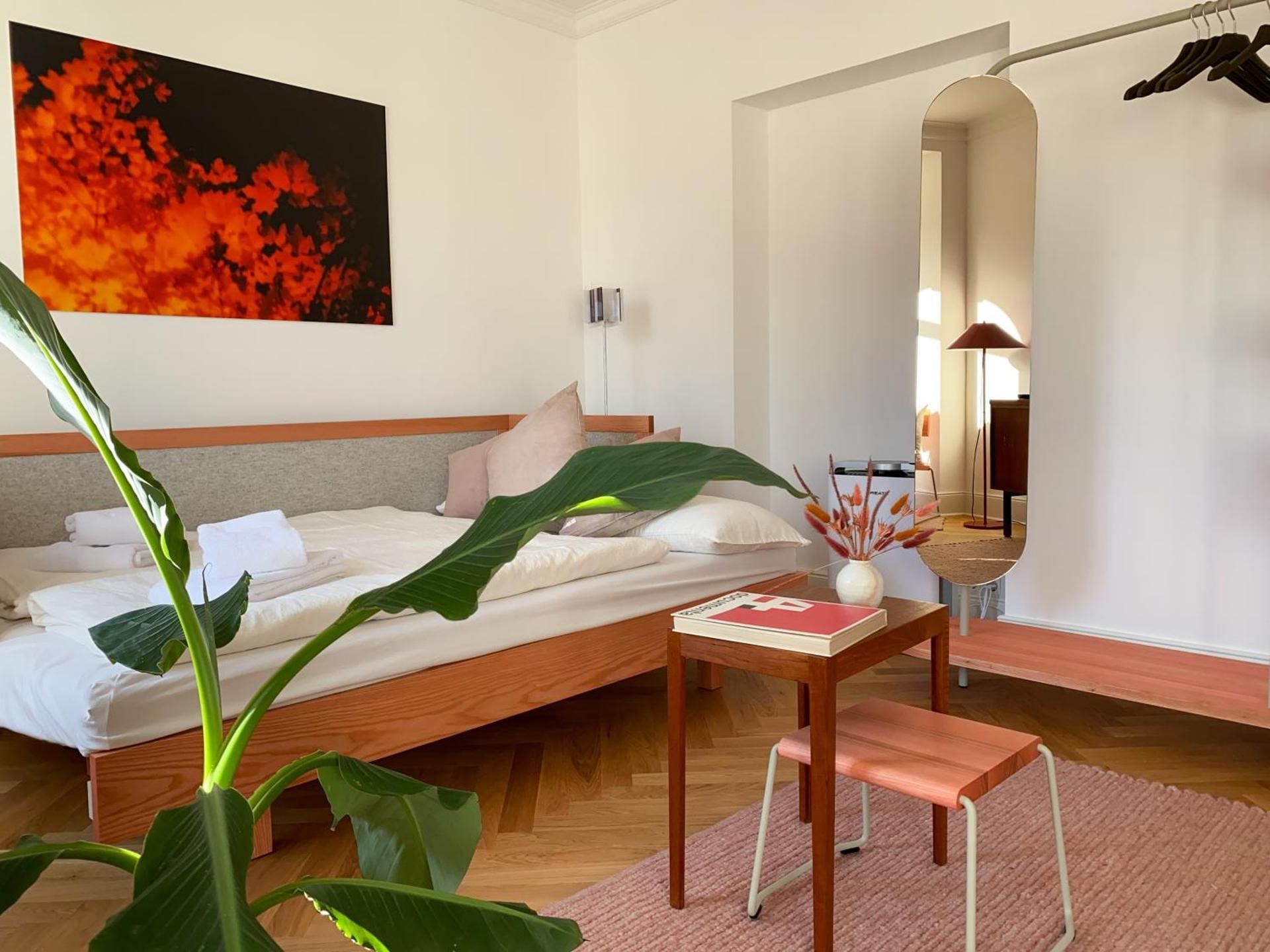 Apartment 005