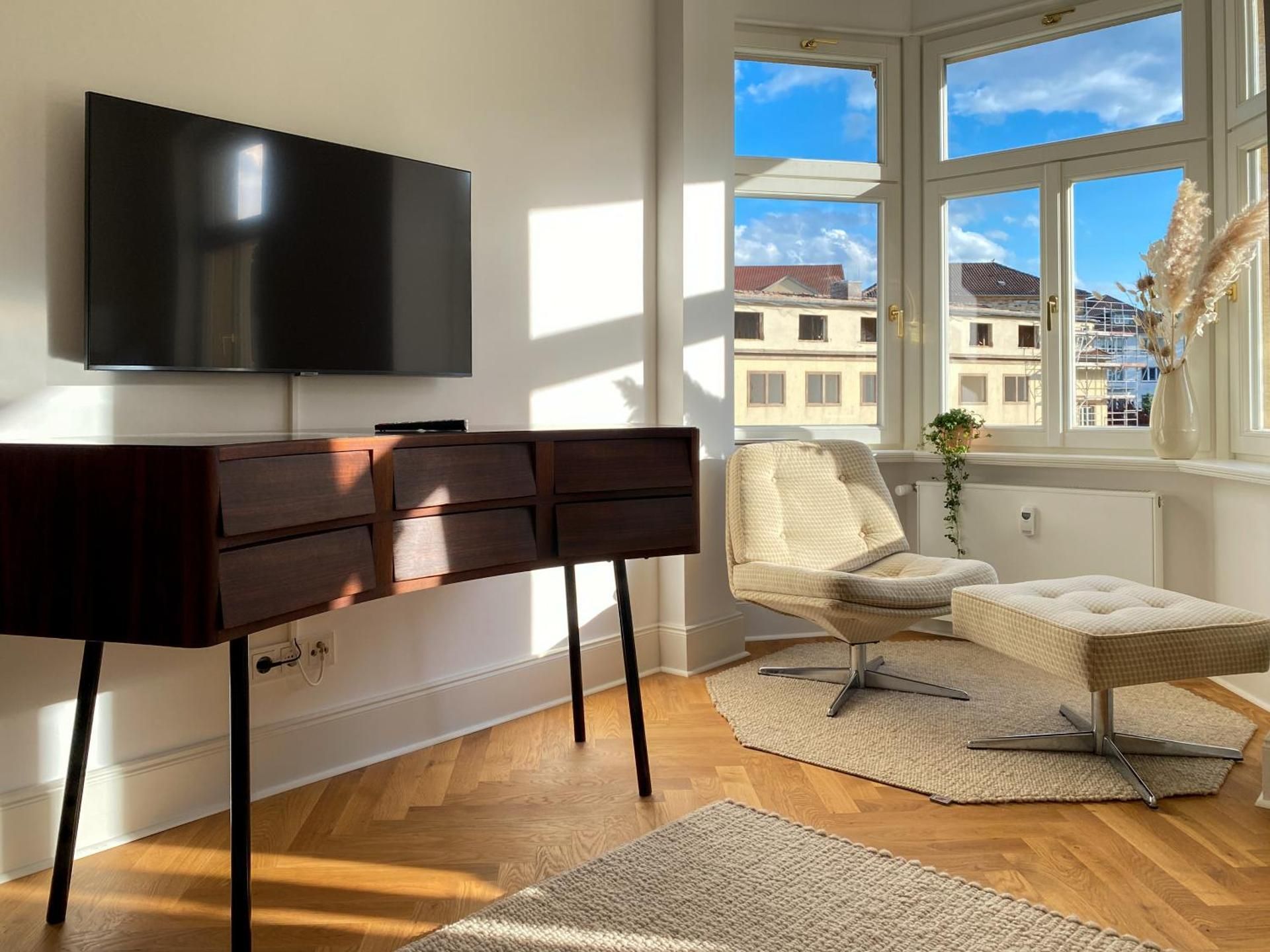 Apartment 004