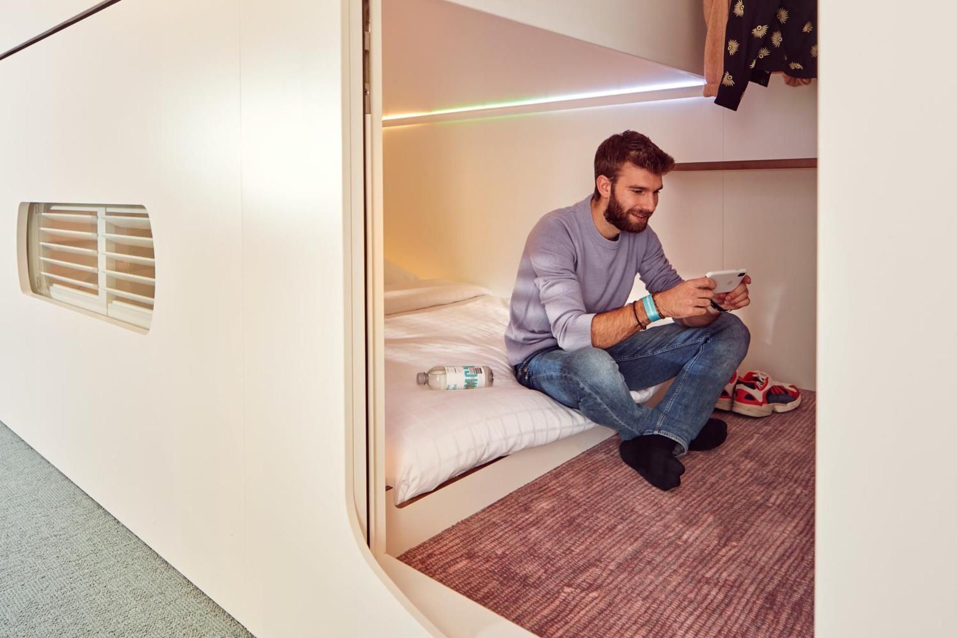 CityHub Copenhagen Double Room 2