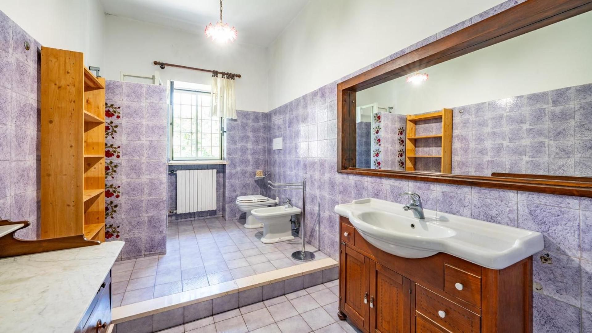 Three-Bedroom Deluxe Apartment