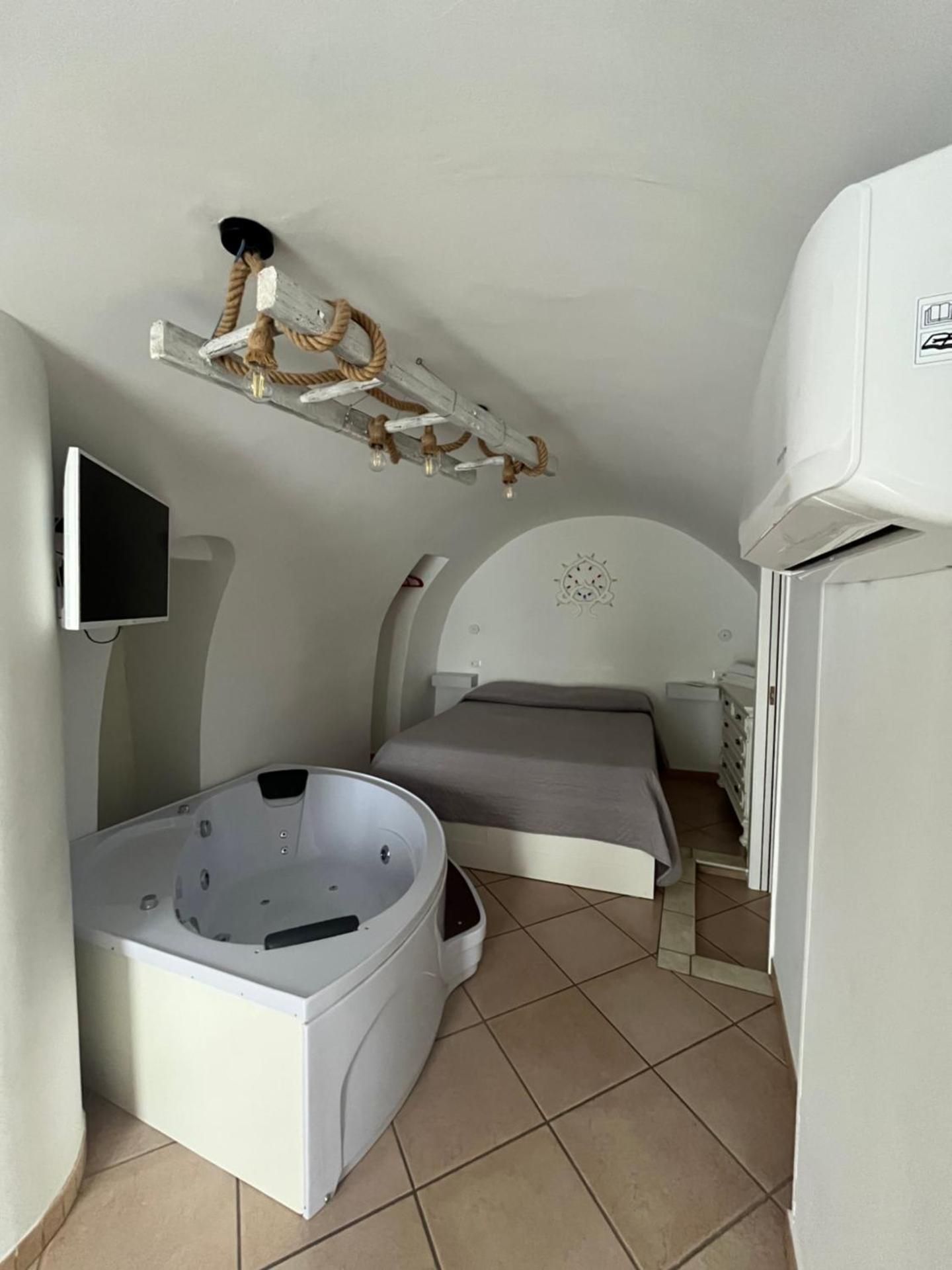 Deluxe Double or Twin Room with Spa Bath