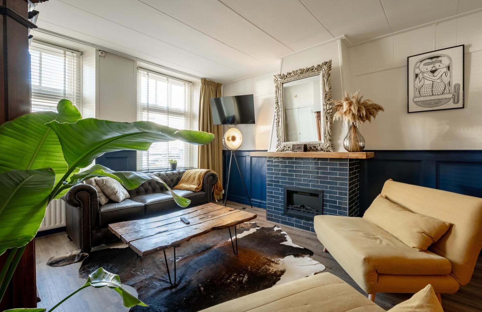 King Studio with Sofa Bed