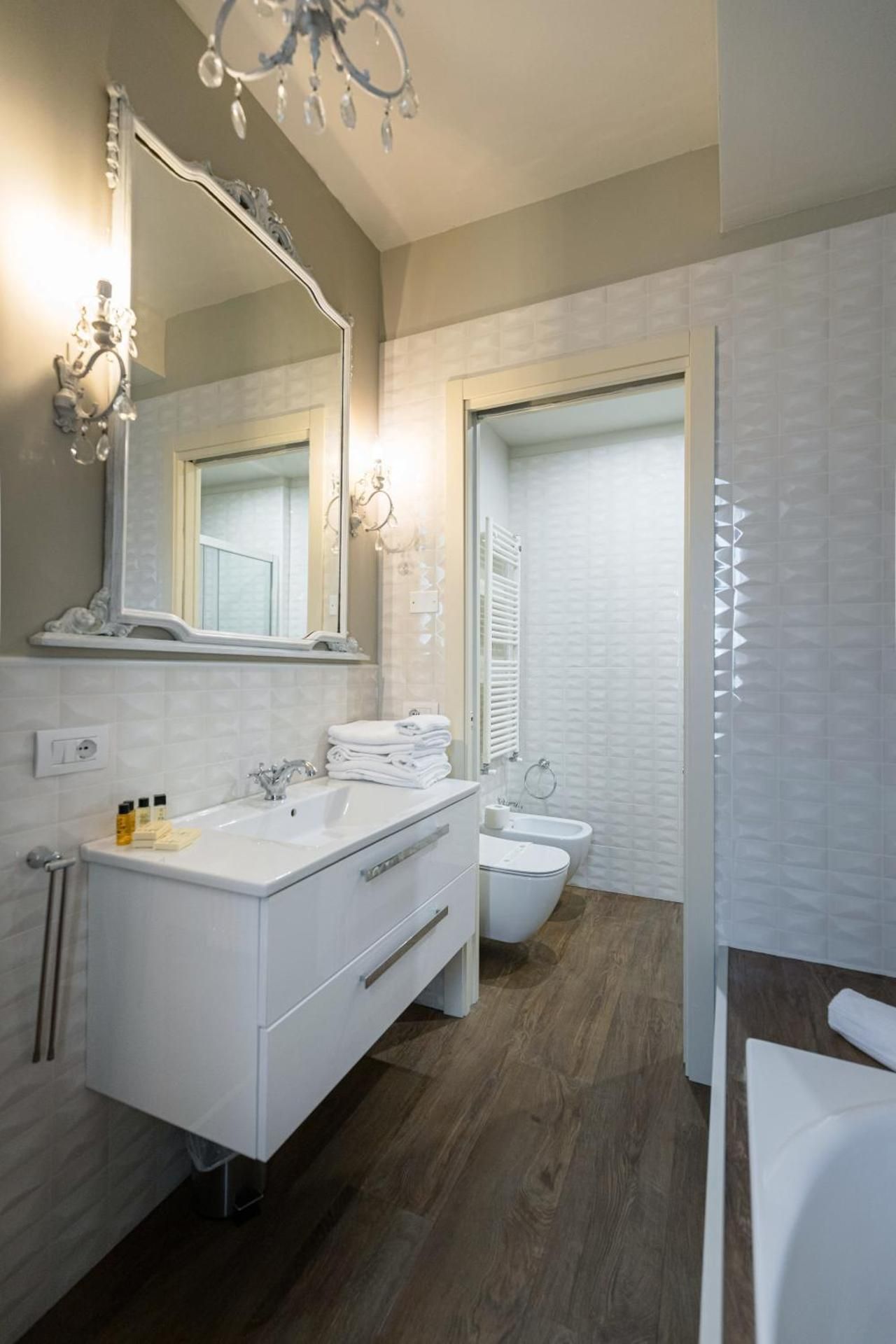 Suite Deluxe with Balcony