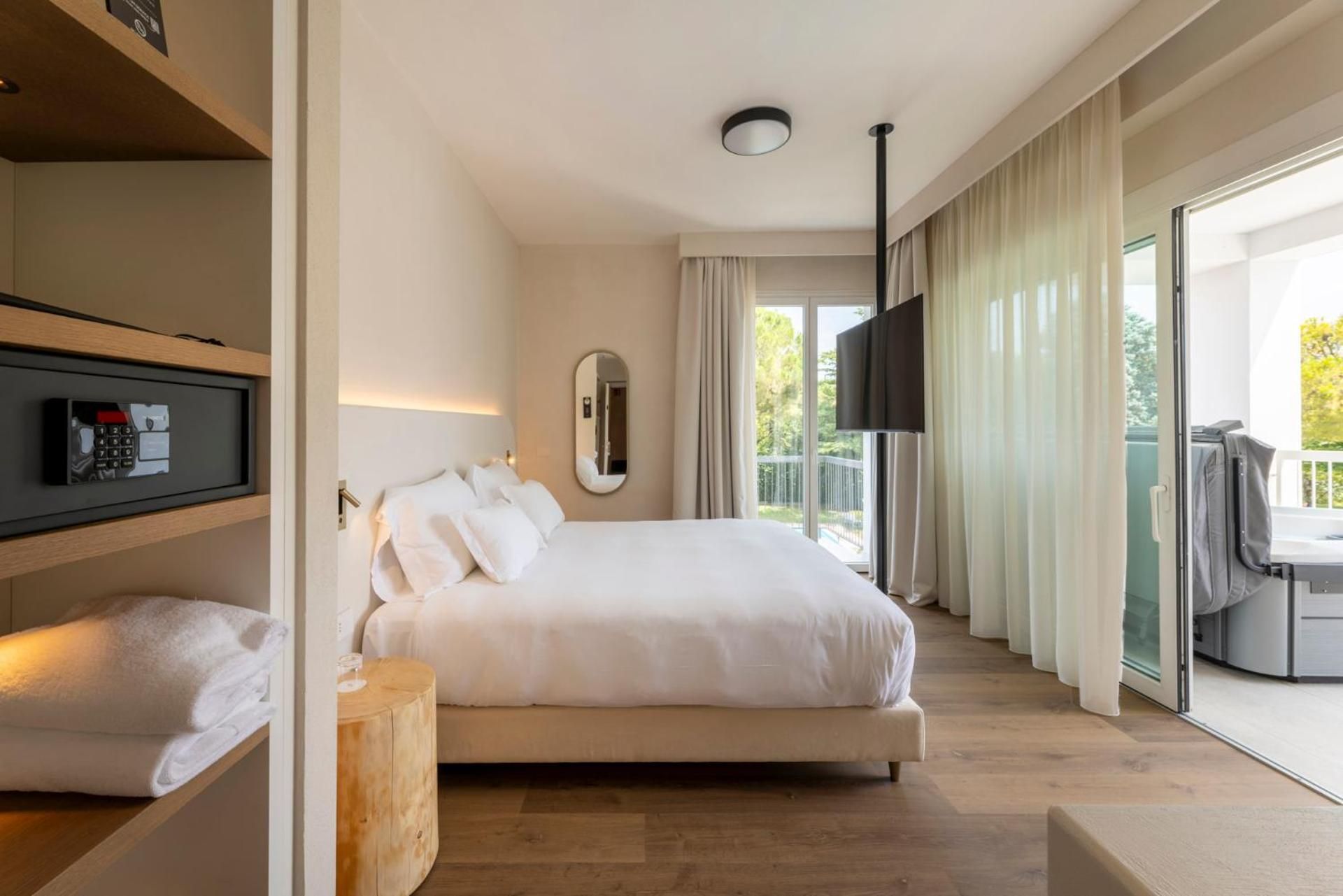 Junior Suite With Private Pool