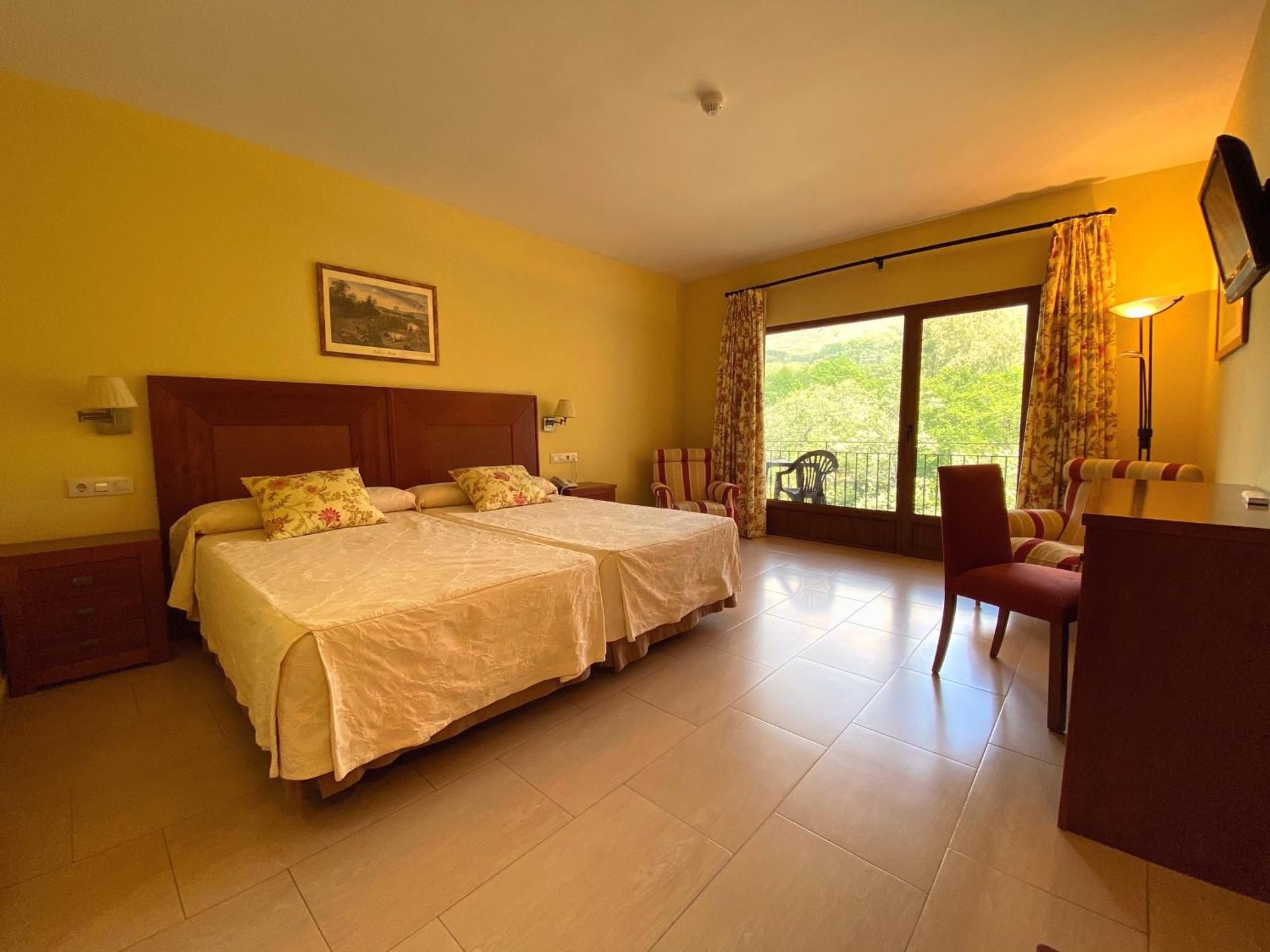 Standard Twin Room