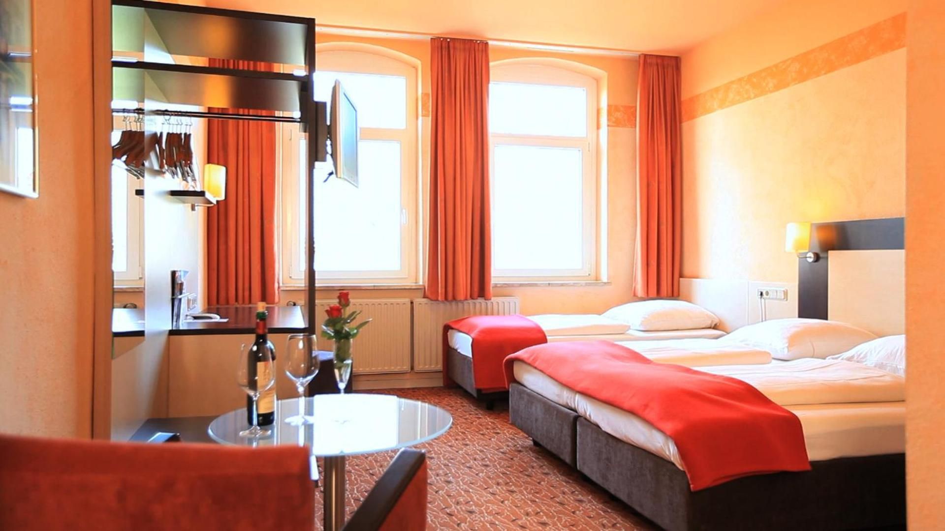 Triple Room
