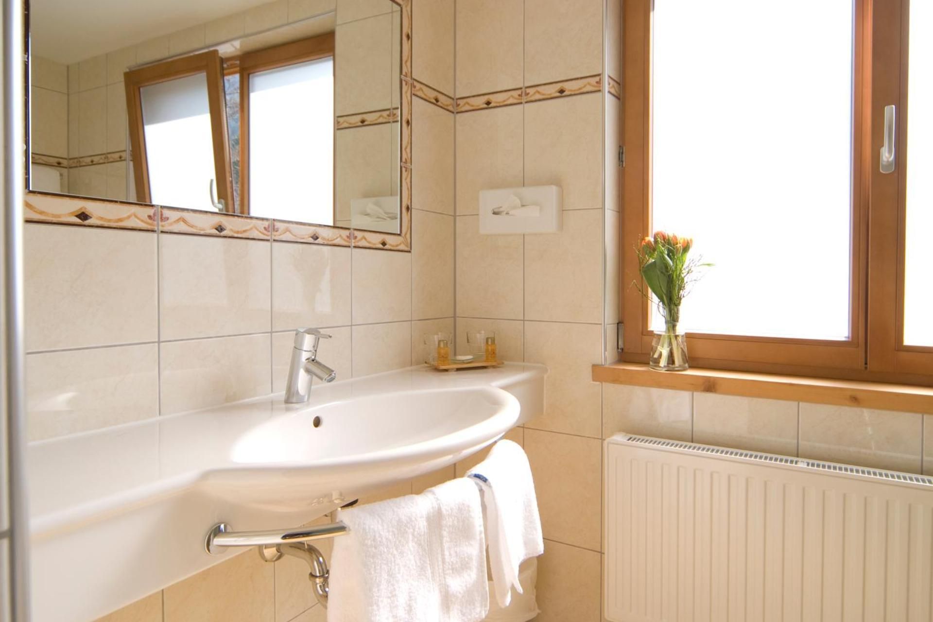 Huber Hotel Tramserhof Quadruple Room 2