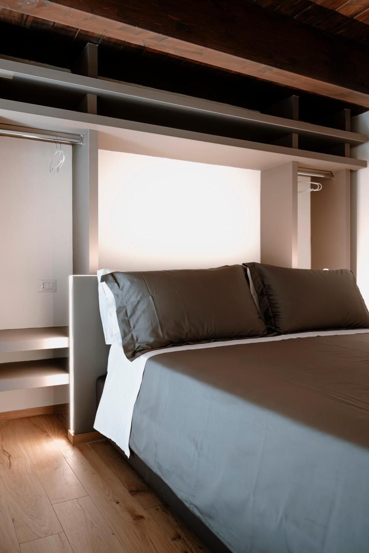Deluxe Room (2 Adults + 1 Child)