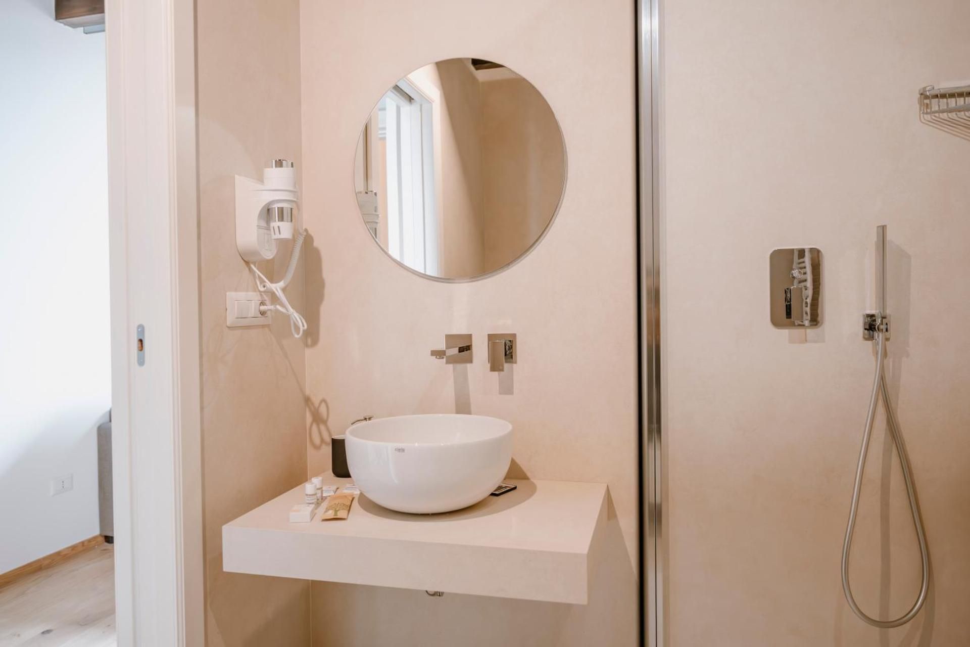 Large Double or Twin Room