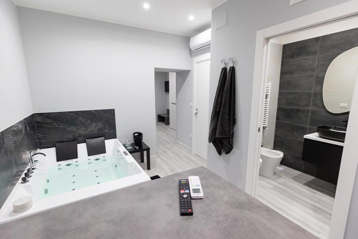 Queen Room with Spa Bath