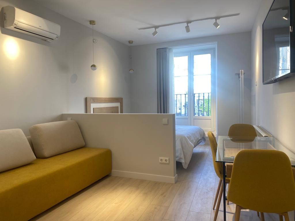 APARTAMENTOS LA FLORA BURGOS 1-Bedroom Apartment with Kitchen 2