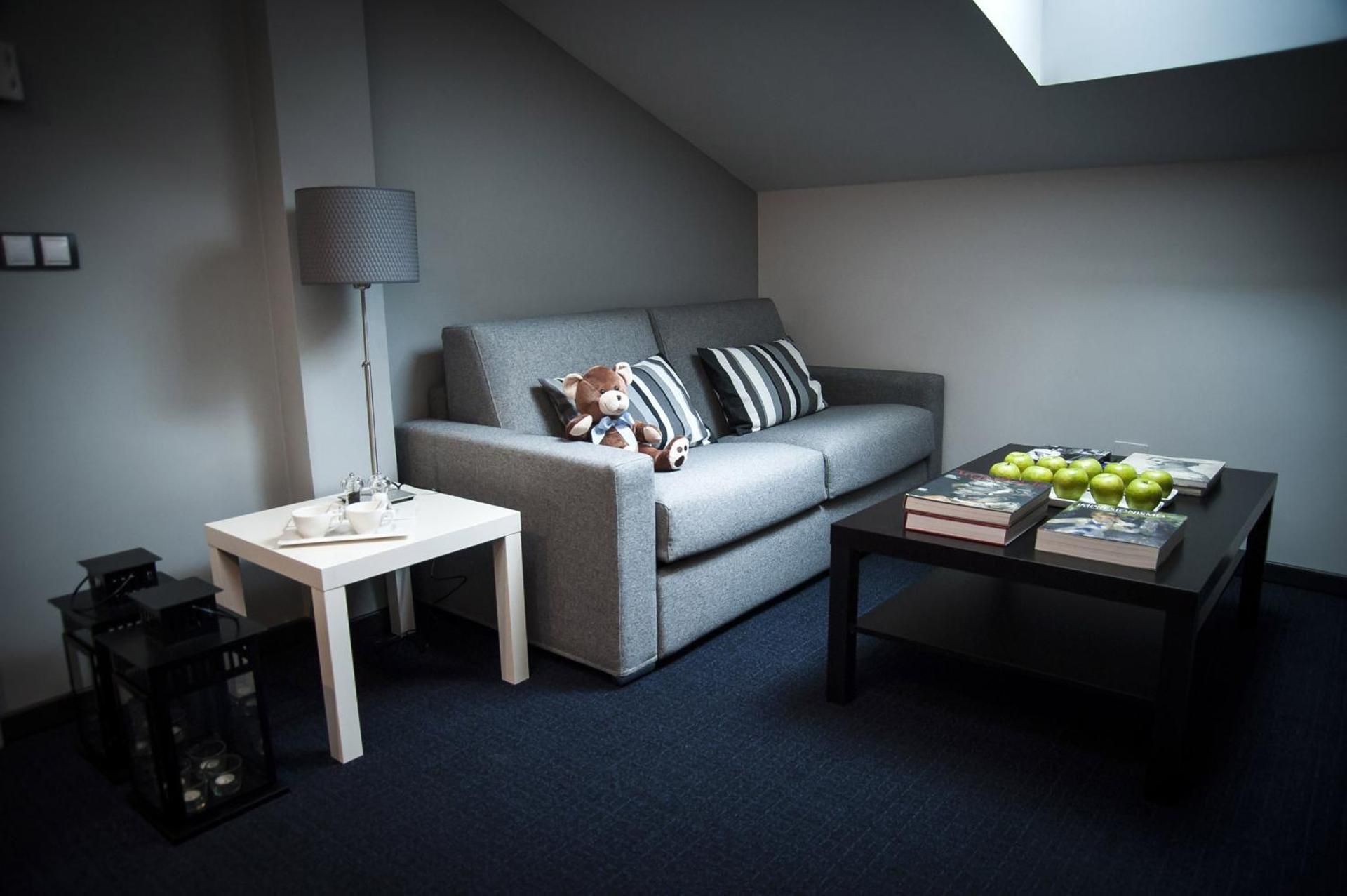 King Studio with Sofa Bed