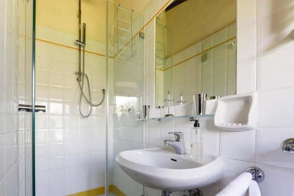 Twin Room with Bathroom