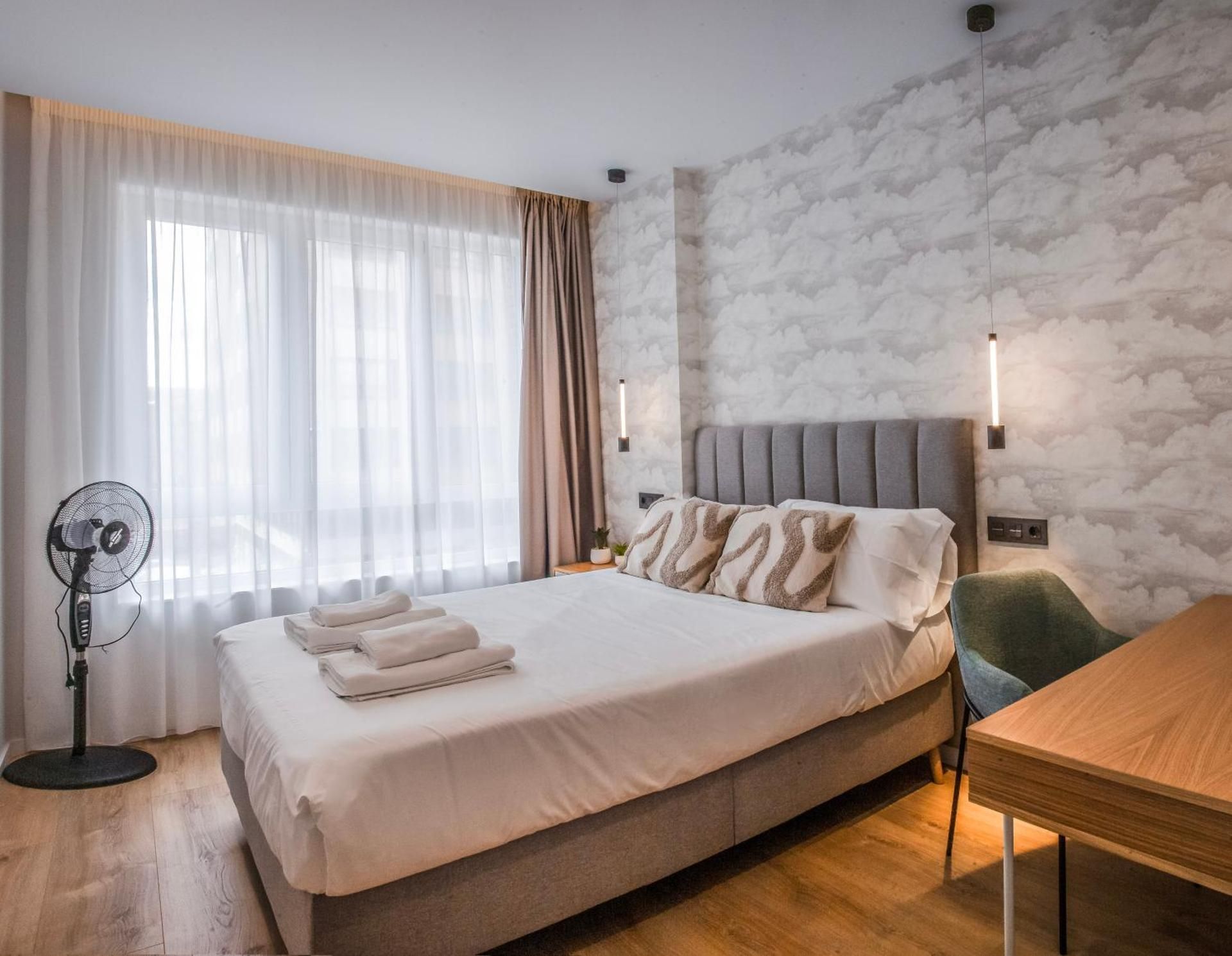 Deluxe One-Bedroom Apartment