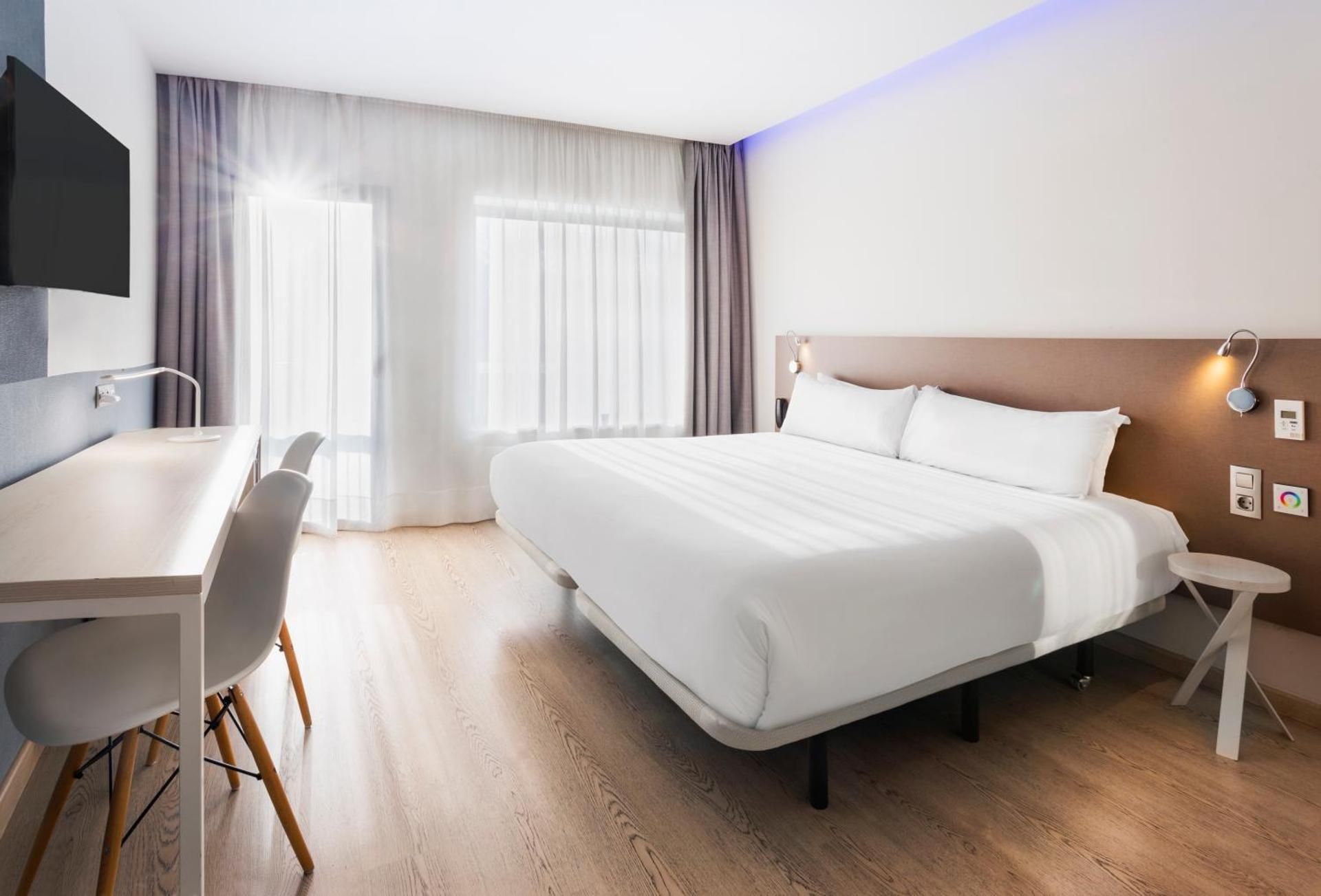 Double Room (1 Adult)