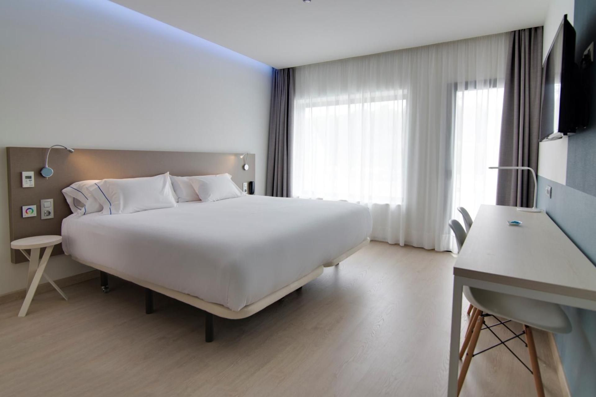 Double Room (1 Adult)