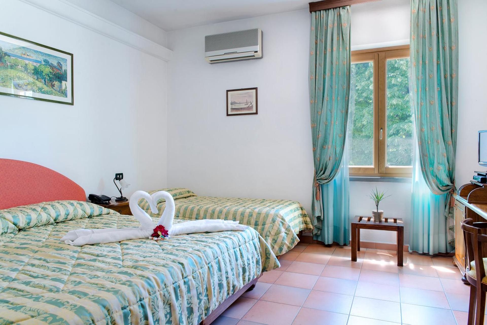 Triple Room