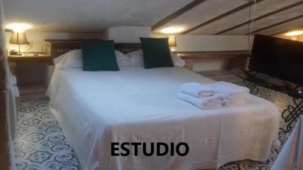 Queen Studio with Spa Bath