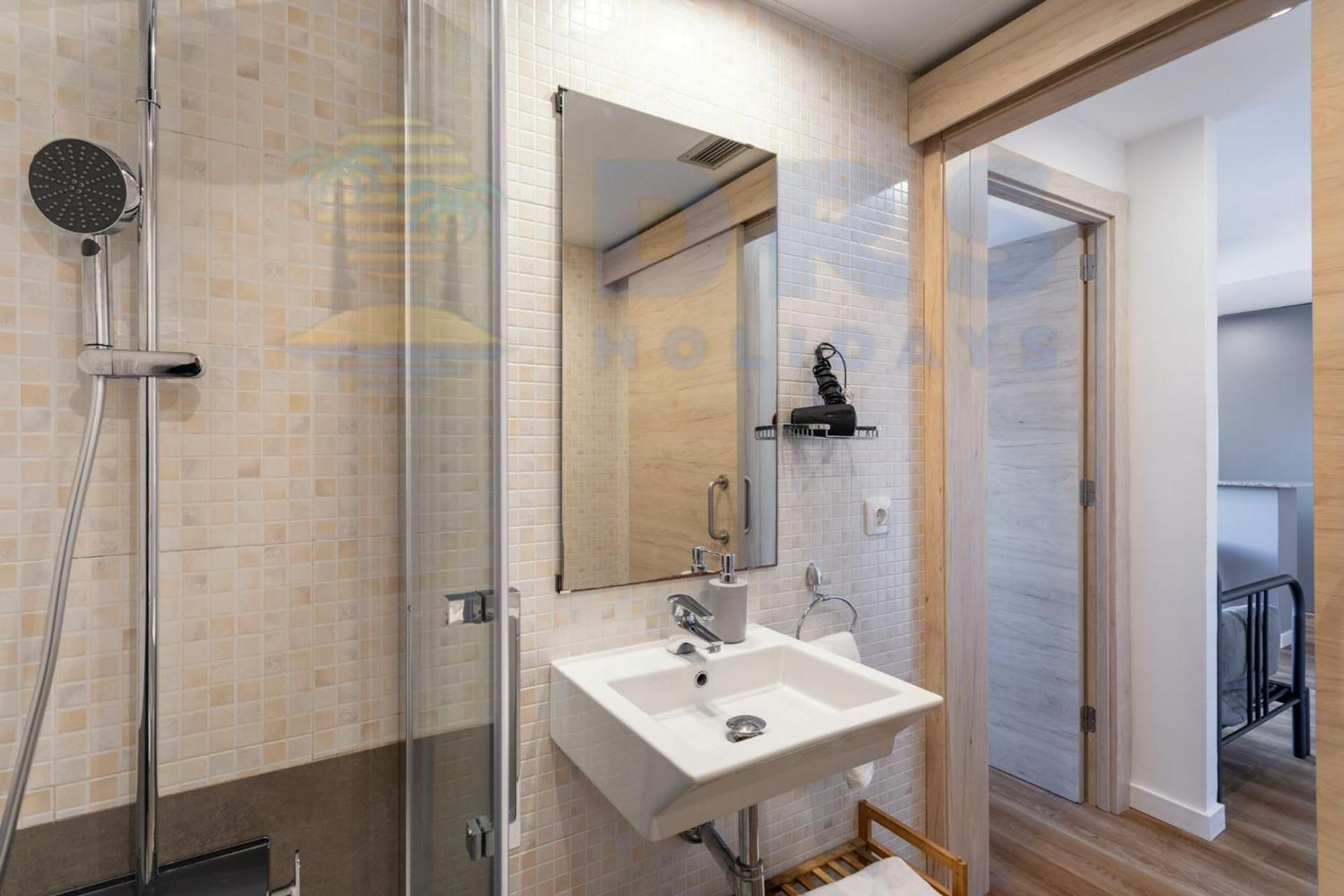 Superior One-Bedroom Apartment