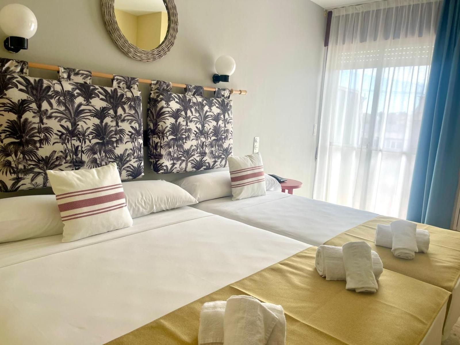Triple Room with Terrace