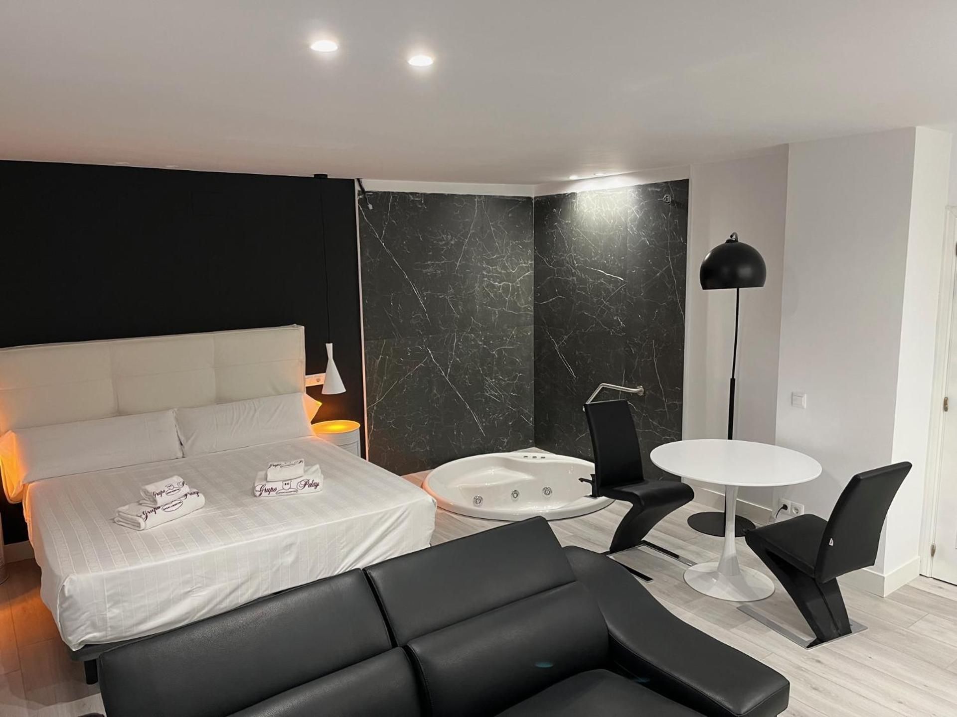 Suite with Spa Bath