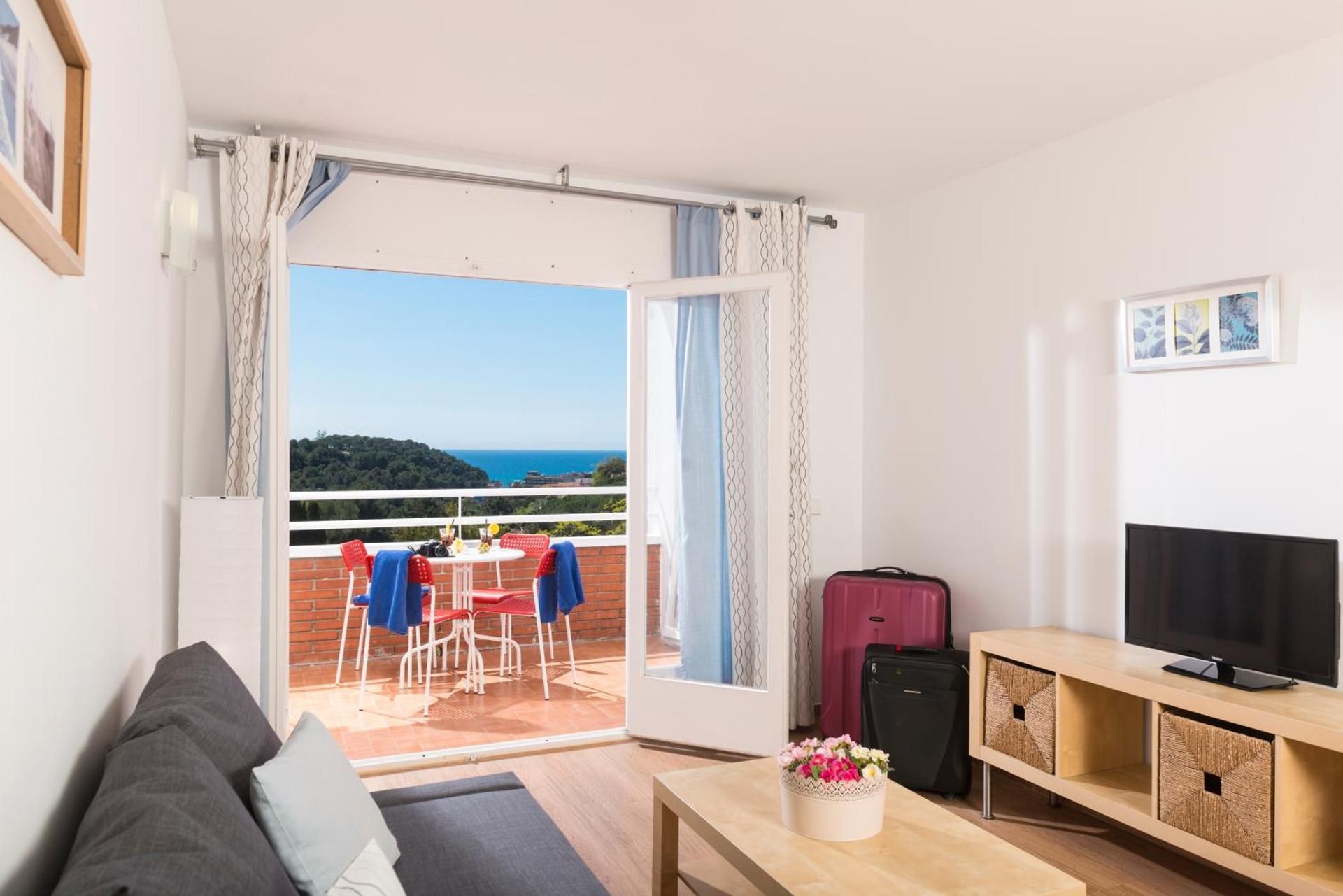 Apartment with Sea View (2 Adults + 2 Children)