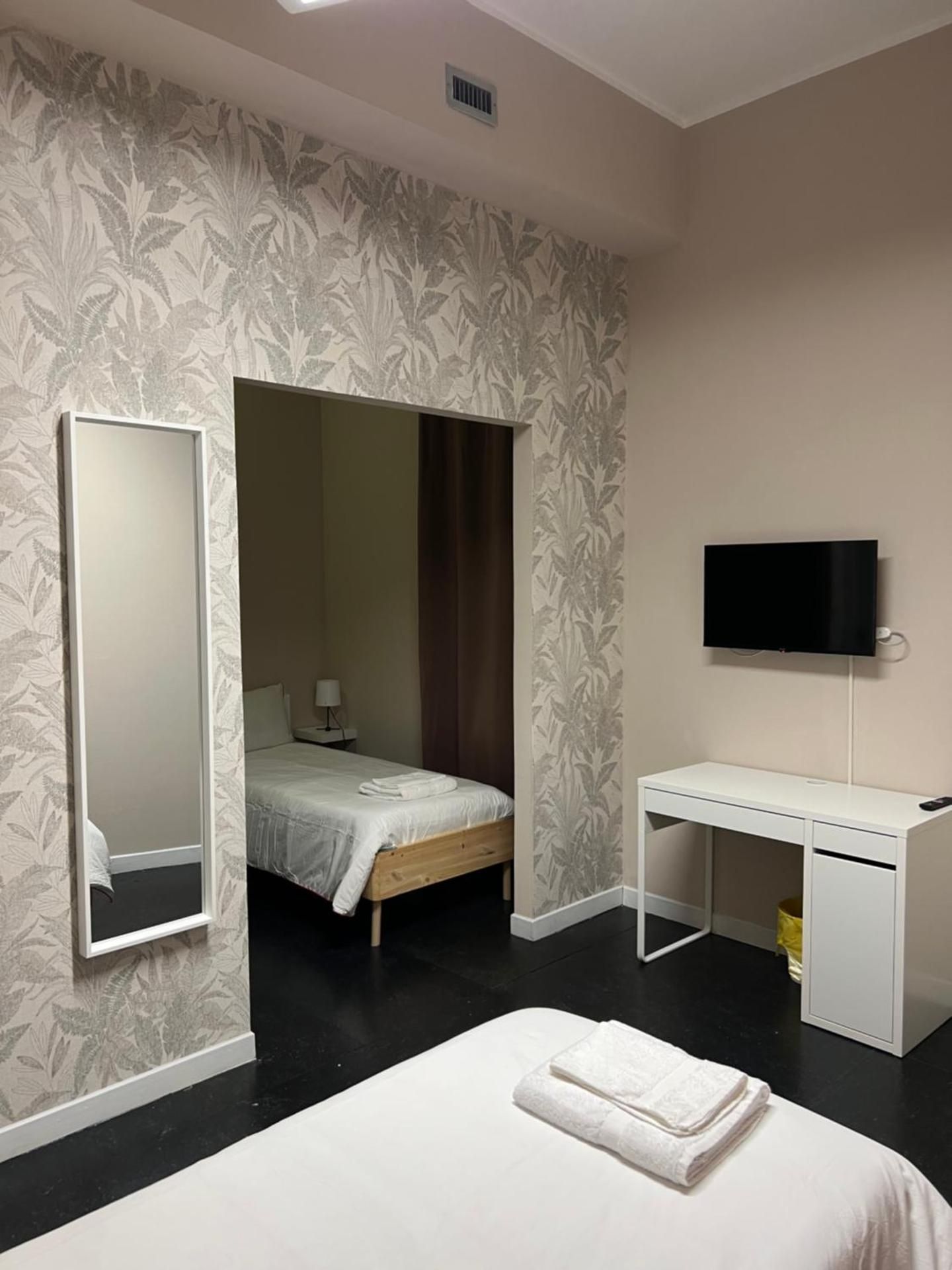 Twin Room with Private Bathroom