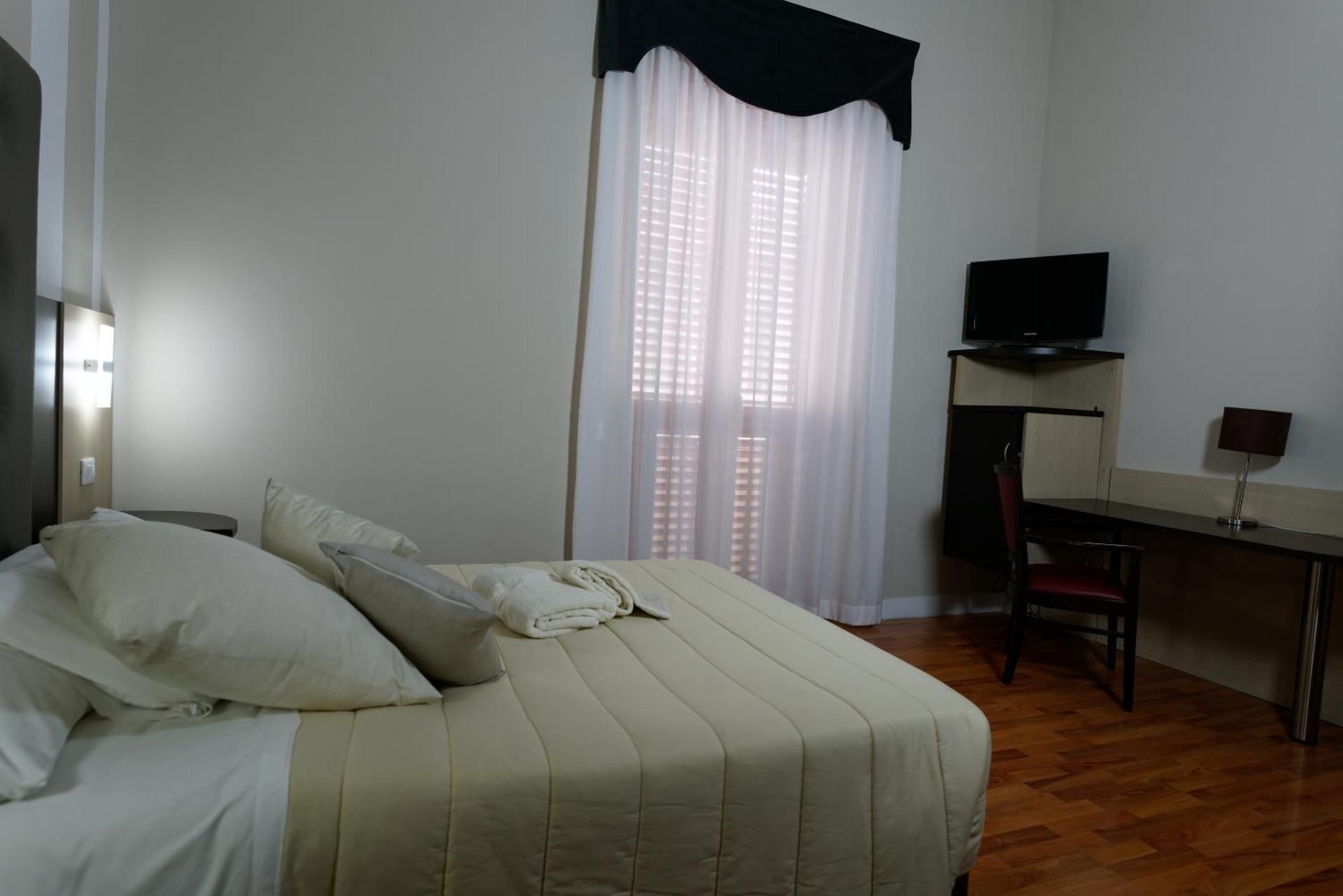 Double Room with French Bed