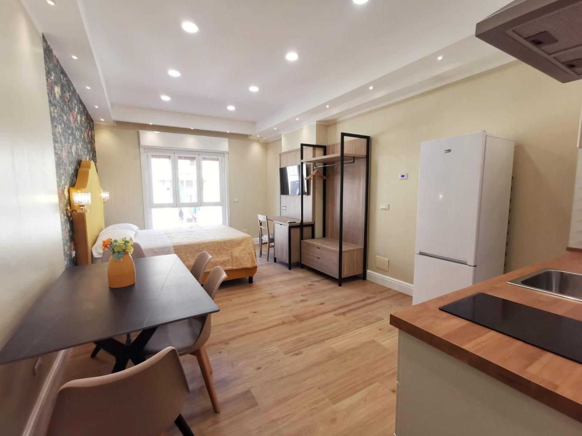 Deluxe Studio