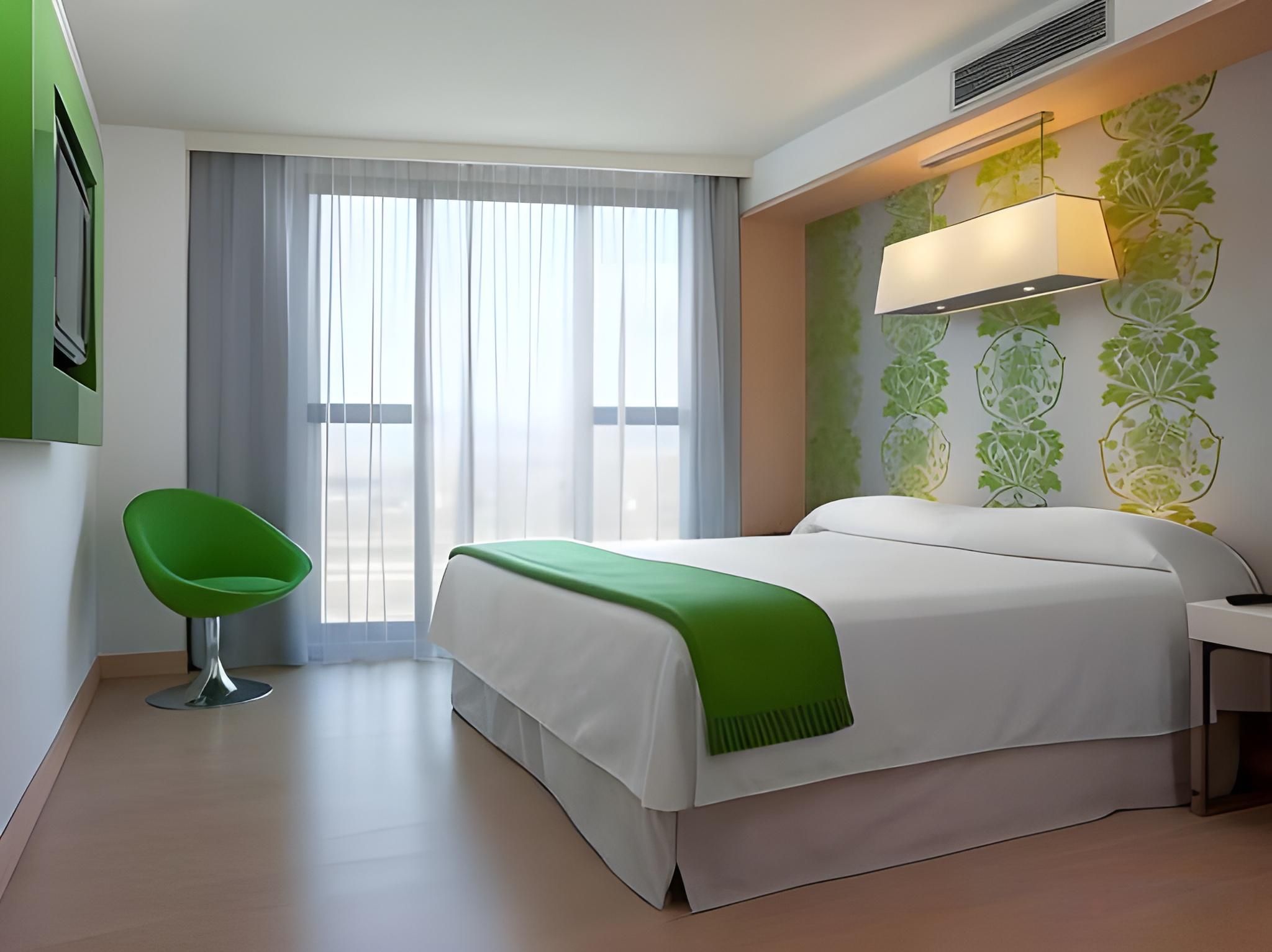 King Guest Room with Balcony