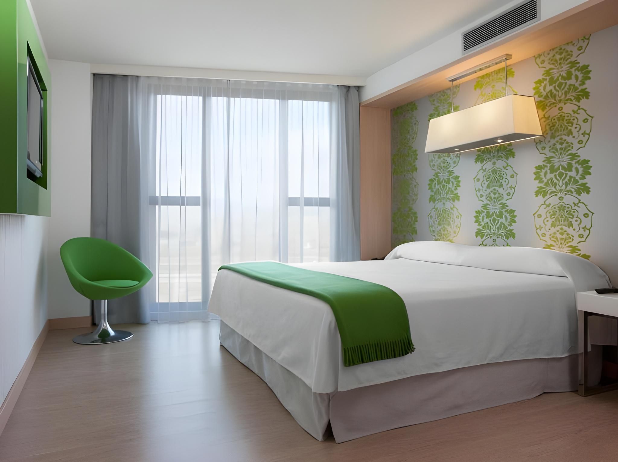 DoubleTree by Hilton Girona KING ONE BEDROOM SUITE 2