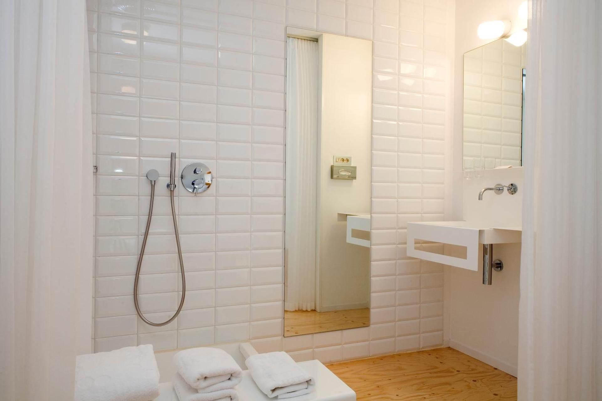 Hotel Aire de Bardenas Habitación con bañera exterior y patio privado 2