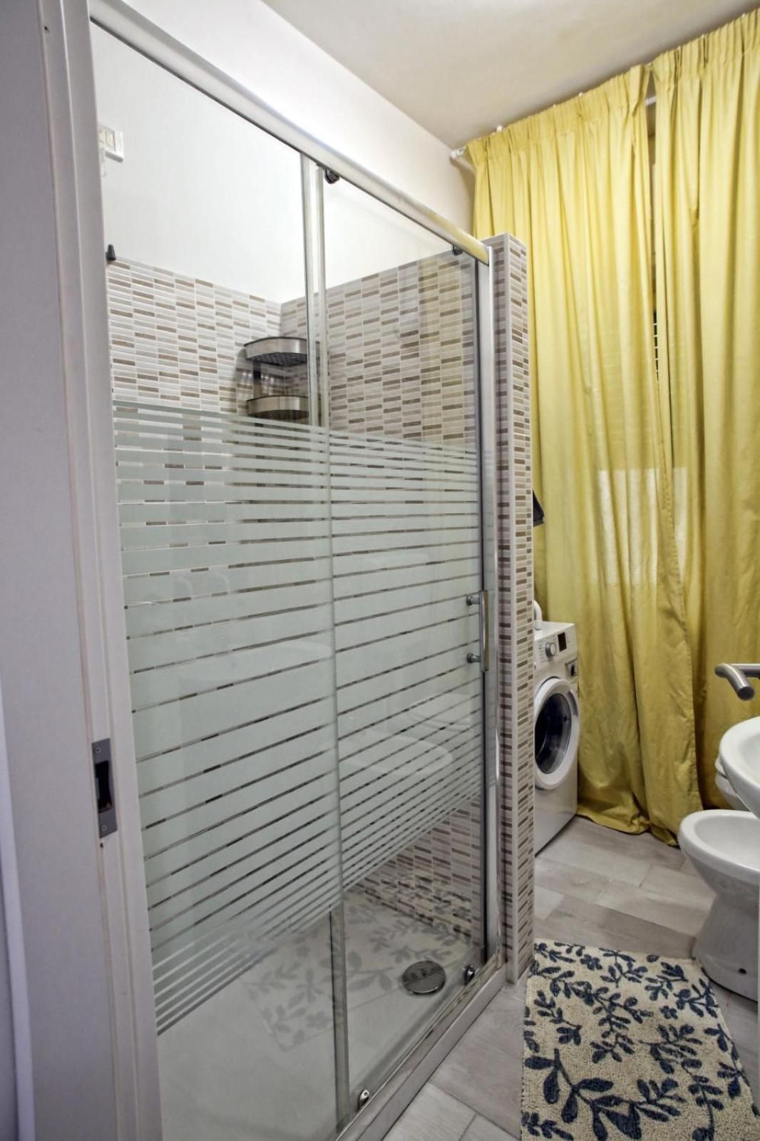 Single Room with Private External Bathroom