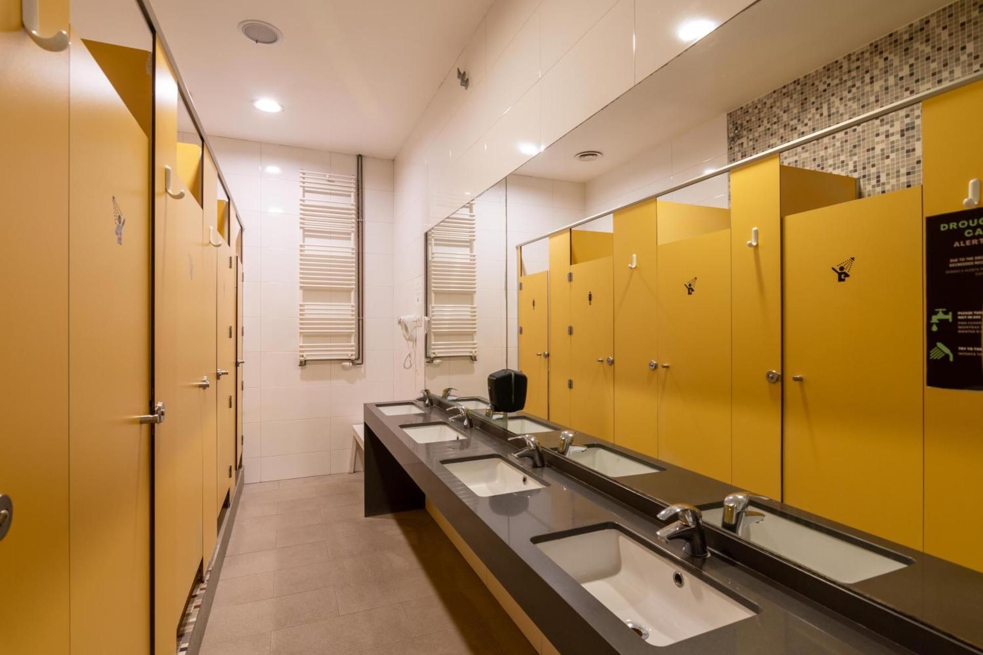 1 Person in 6-Bed Dormitory - Female Only