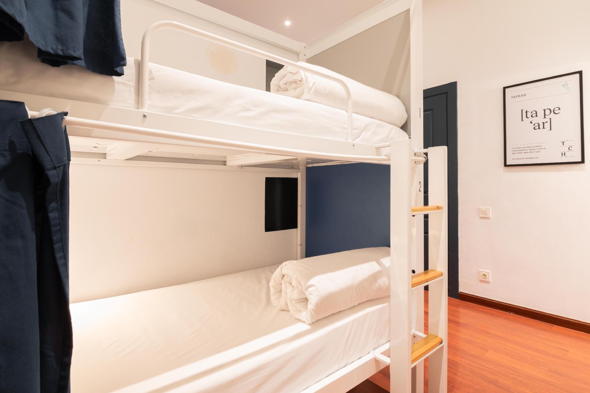 1 Person in 4-Bed Dormitory with En-Suite - Mixed