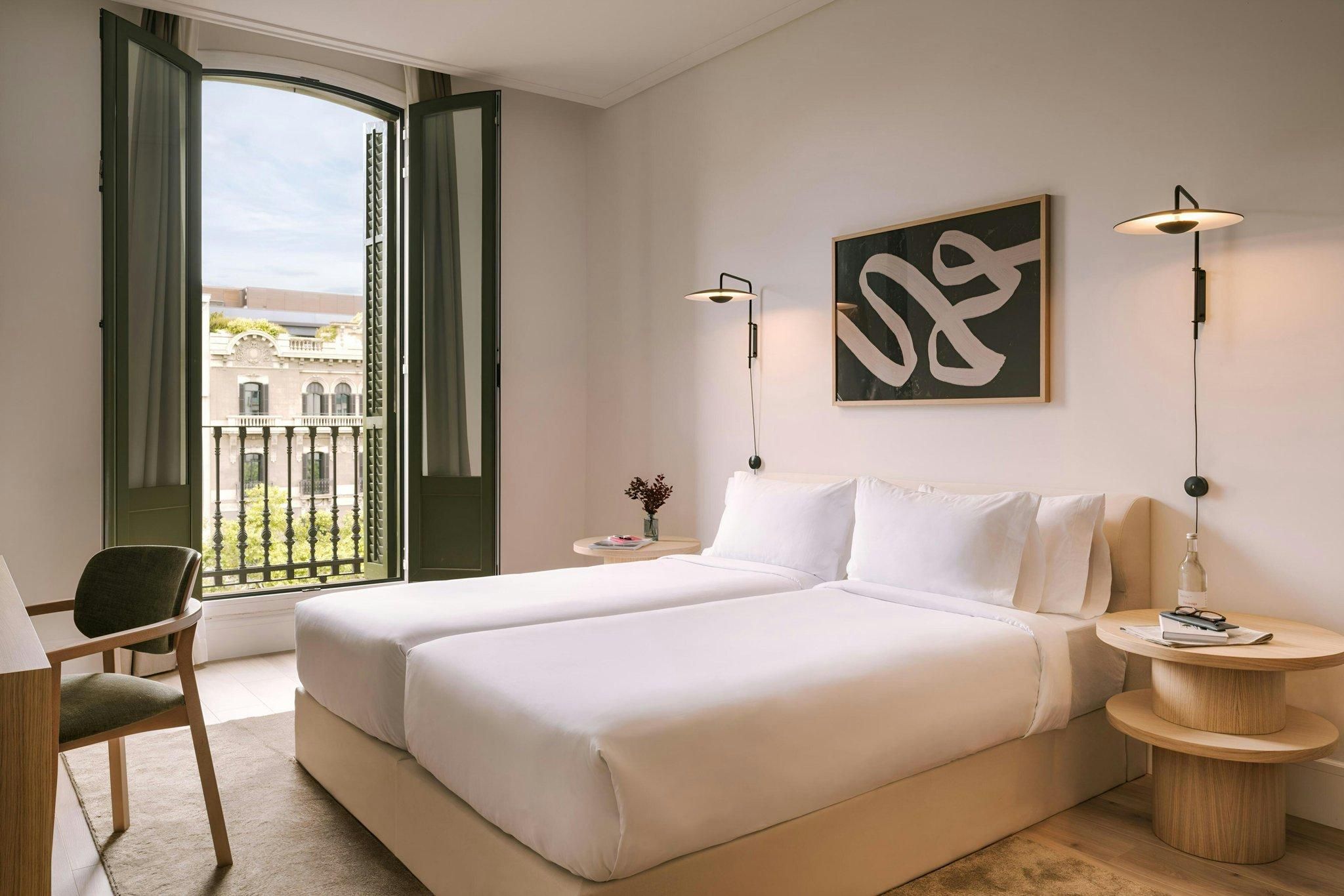Guest Room, 2 Twin, Street View, Balcony