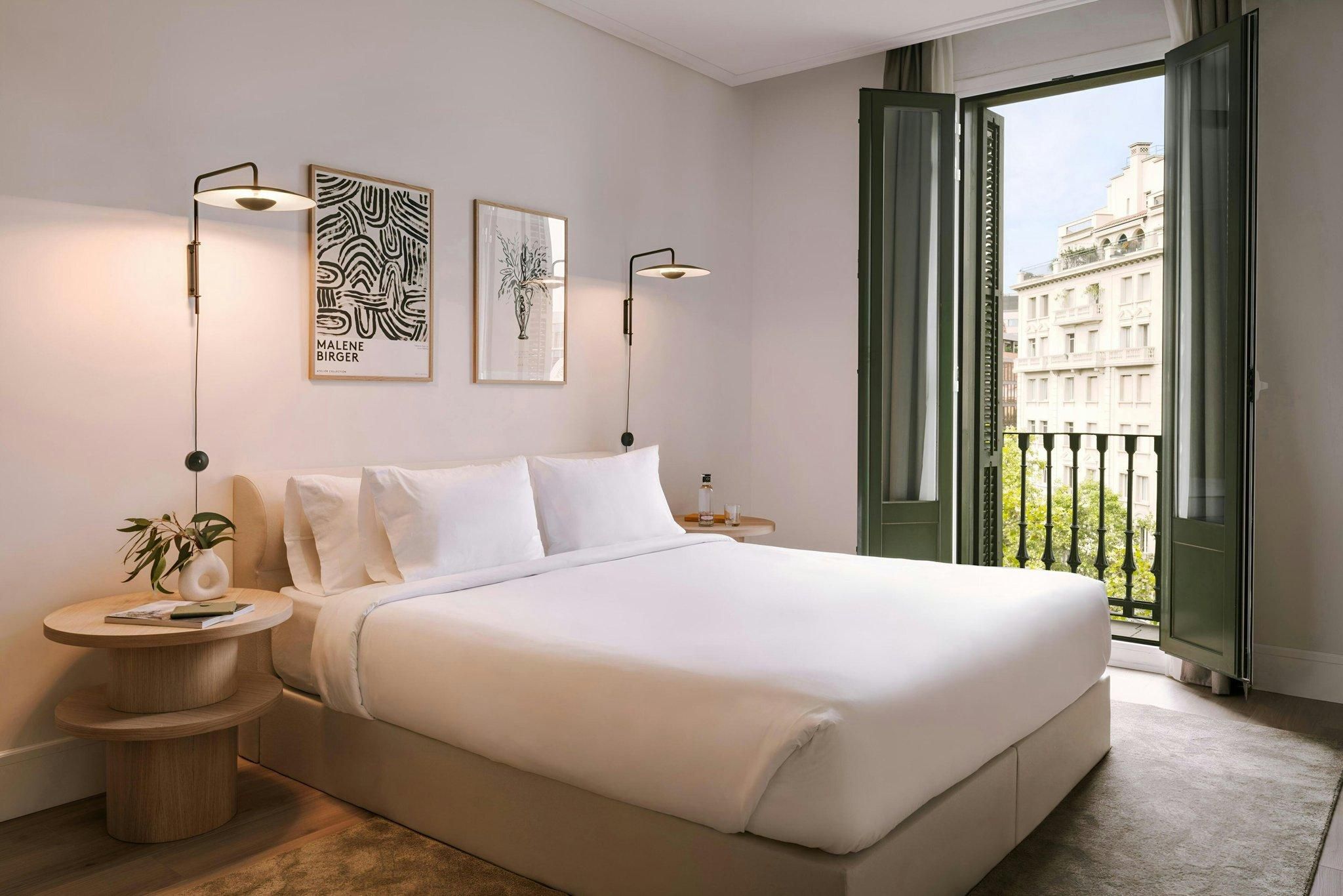 Guest room, 1 King, Street view, Balcony