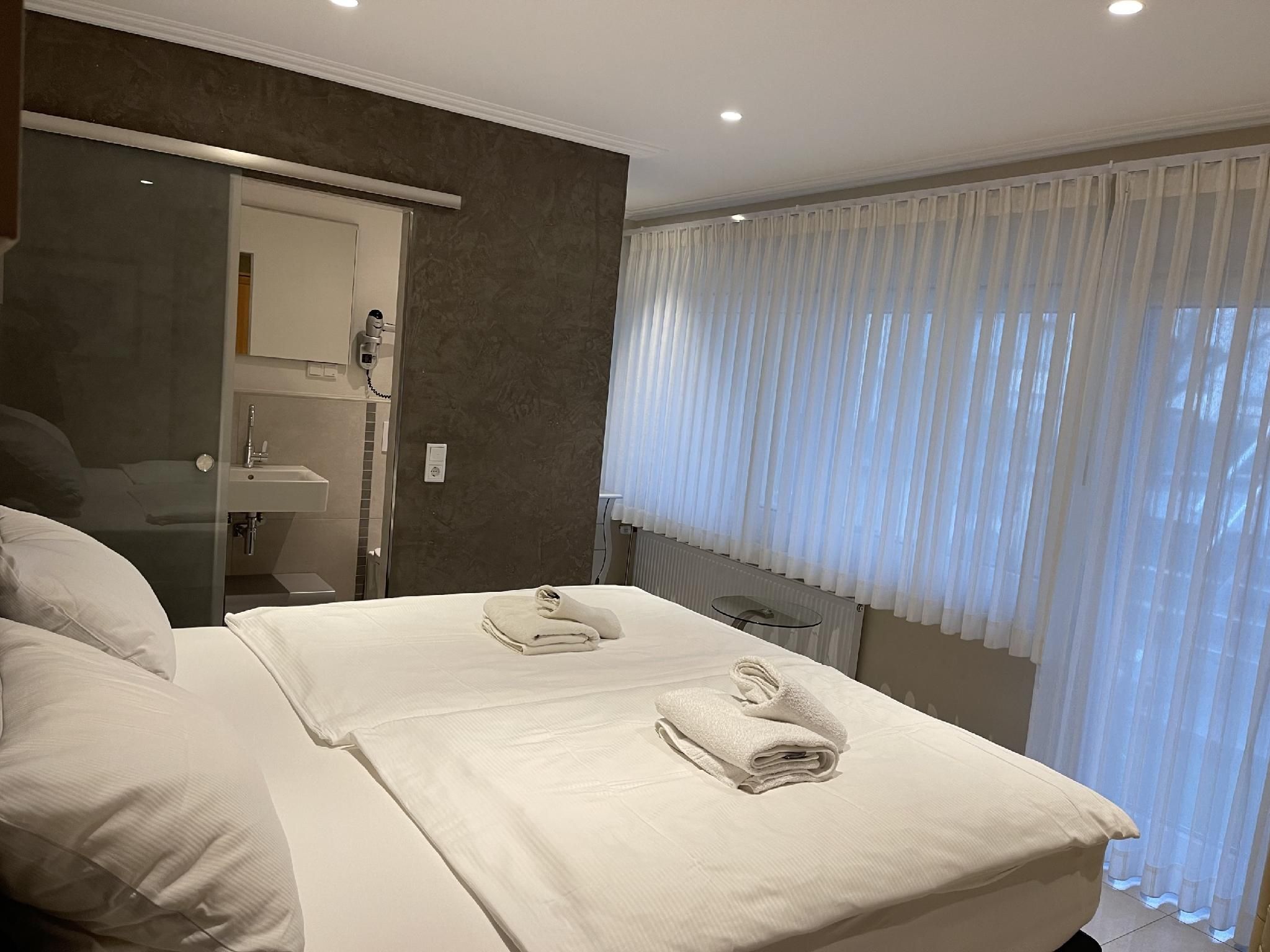 Hotel Gambrinus Arnsberg Doppelbett oder zwei Einzelbetten-Eigenes Badezimmer-Balkon